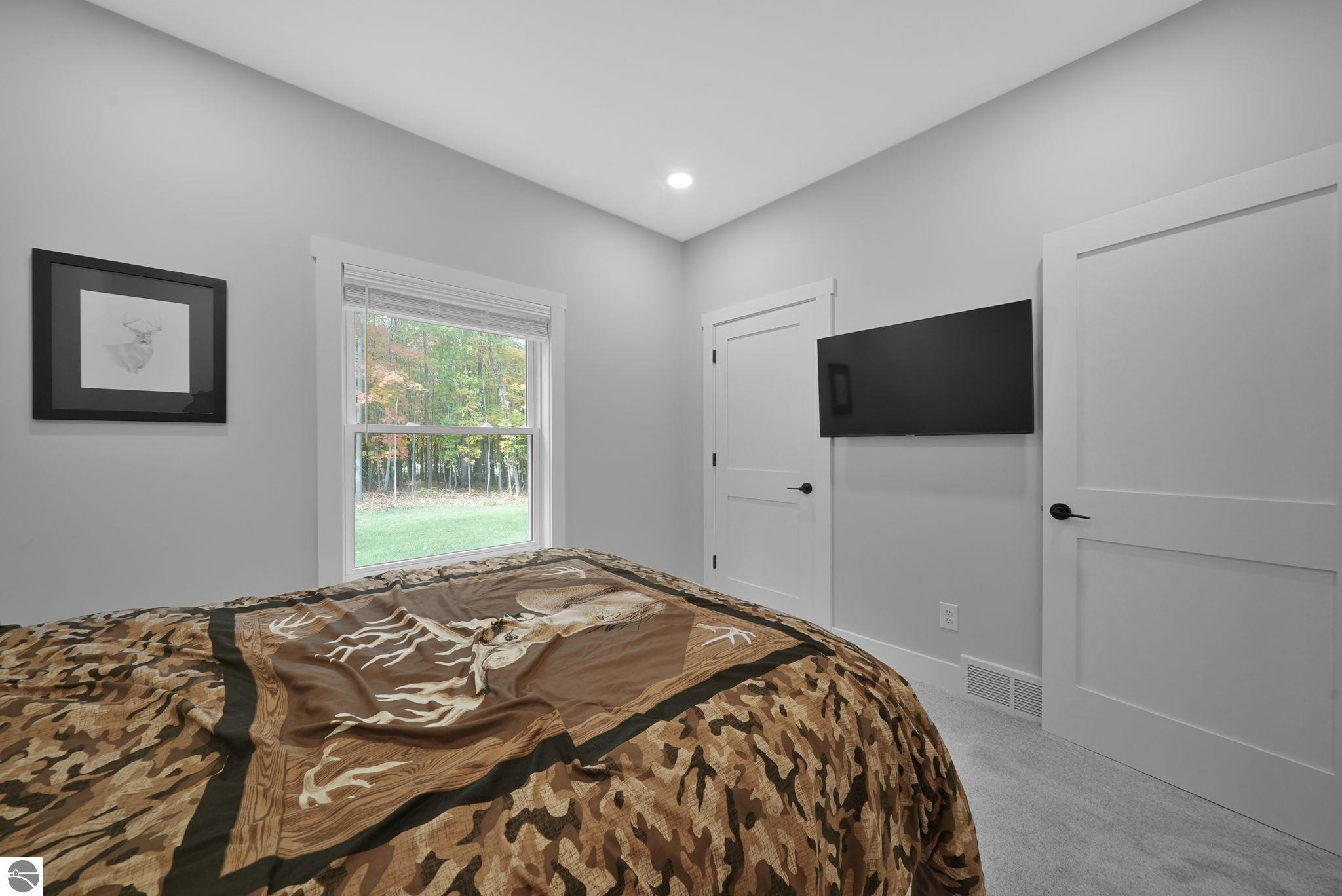 7661 Switchback Trail