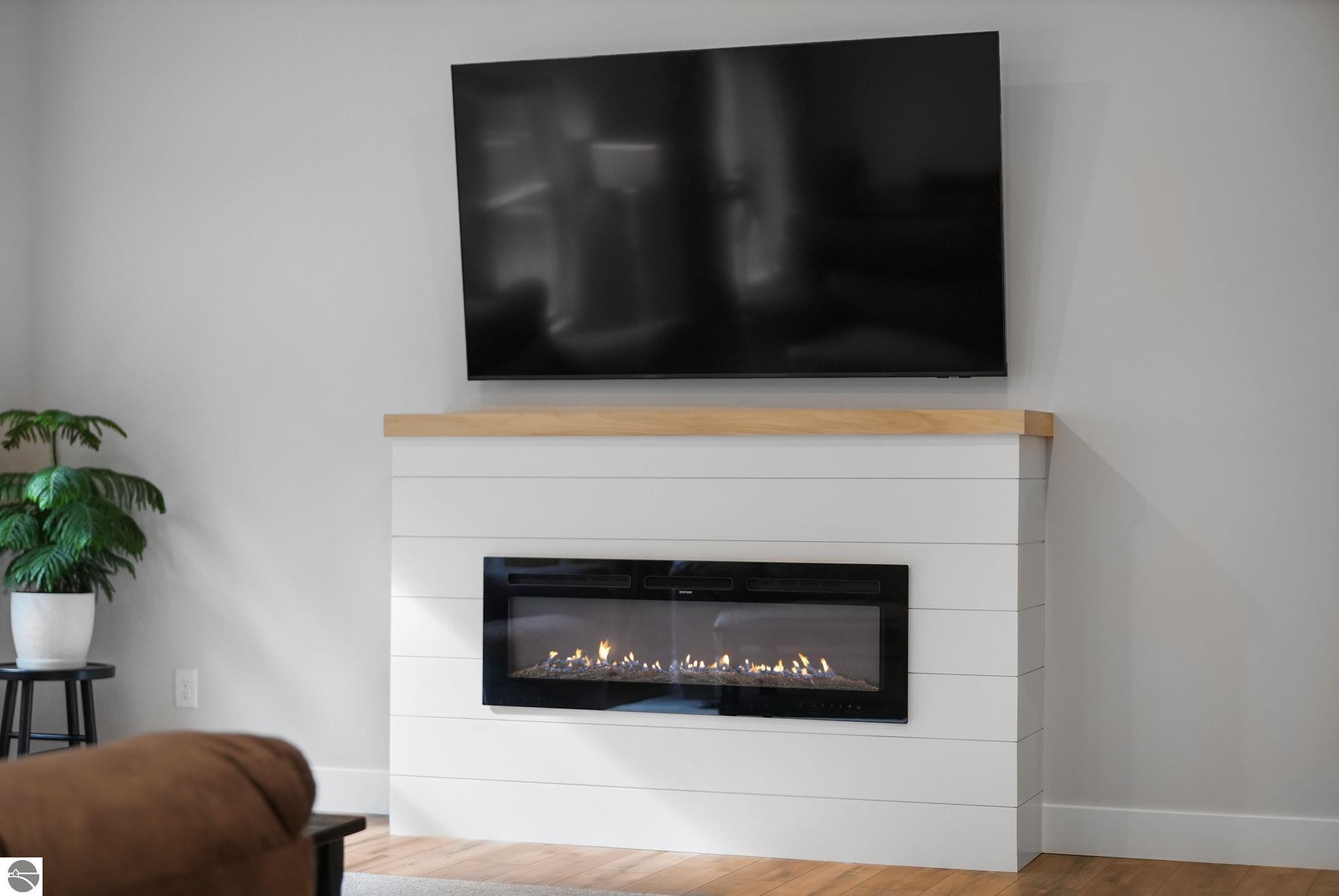 7661 Switchback Trail