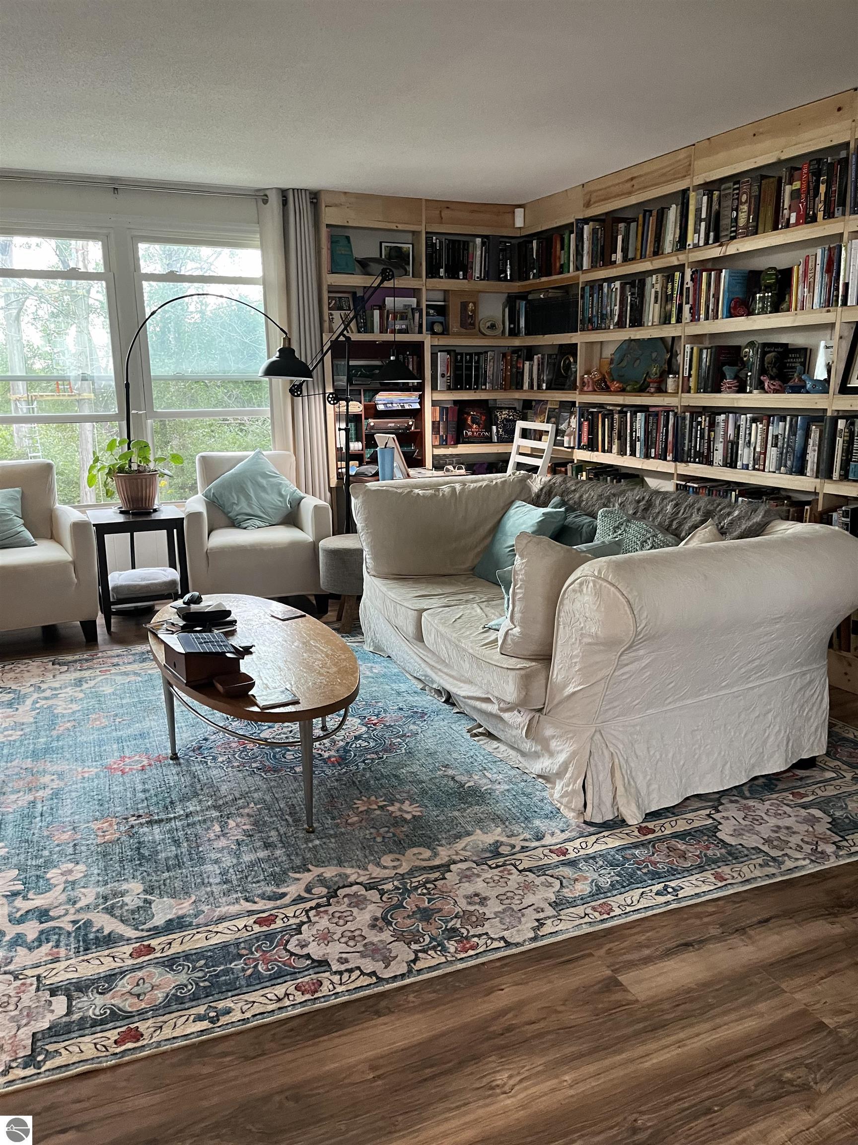 9452 N Manitou Trail