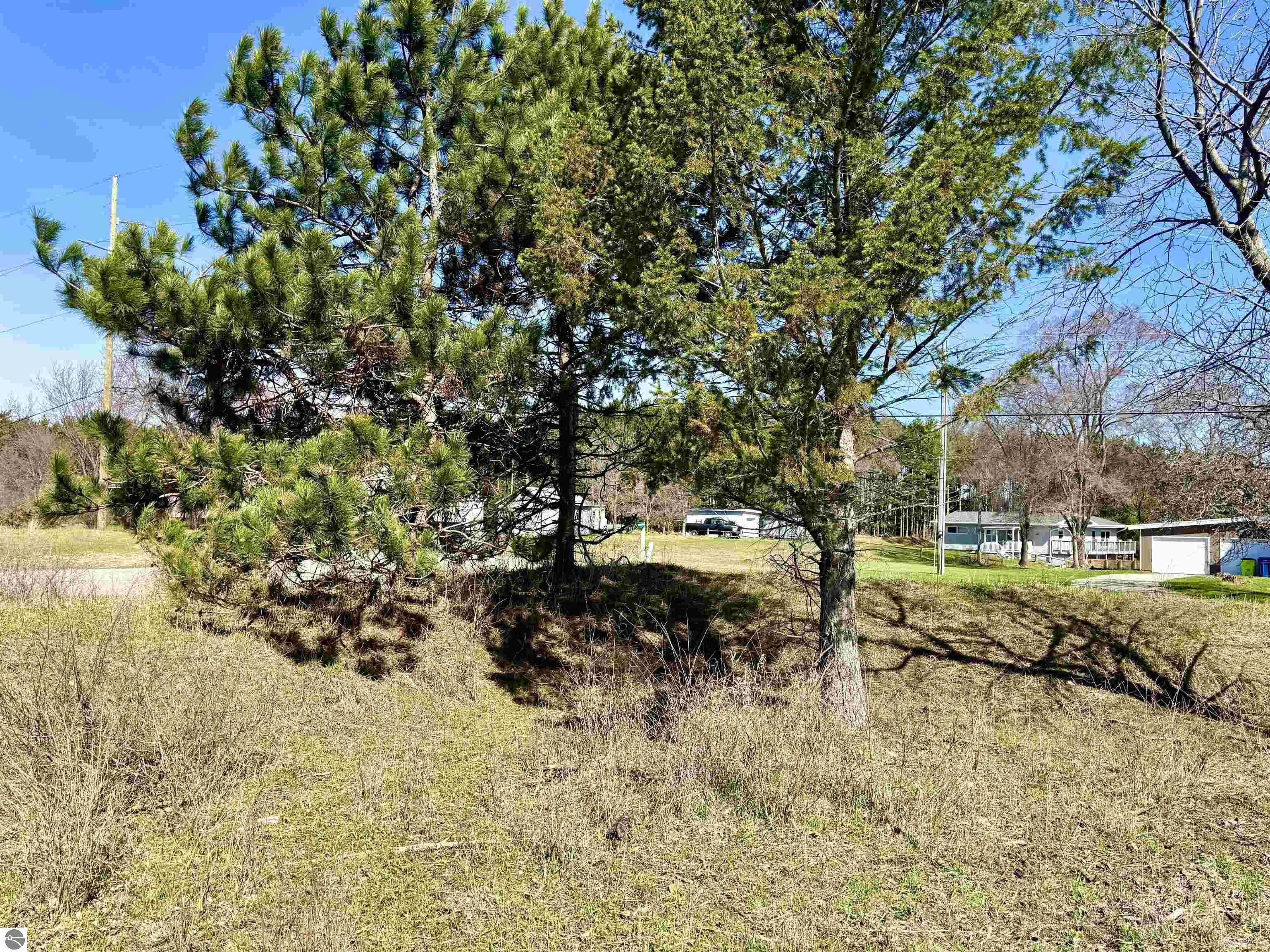 4942 White Road