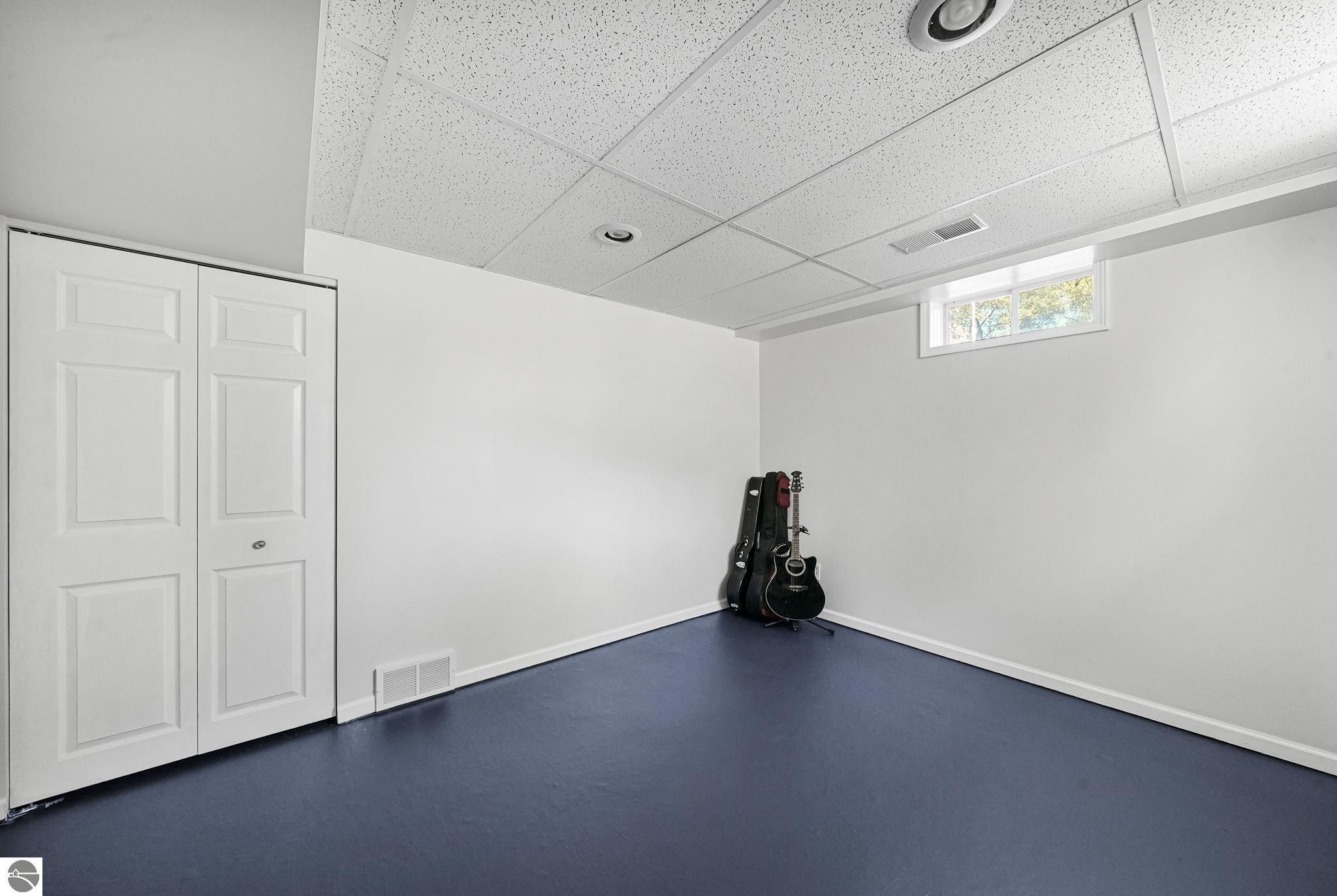 2900 Victoria Drive
