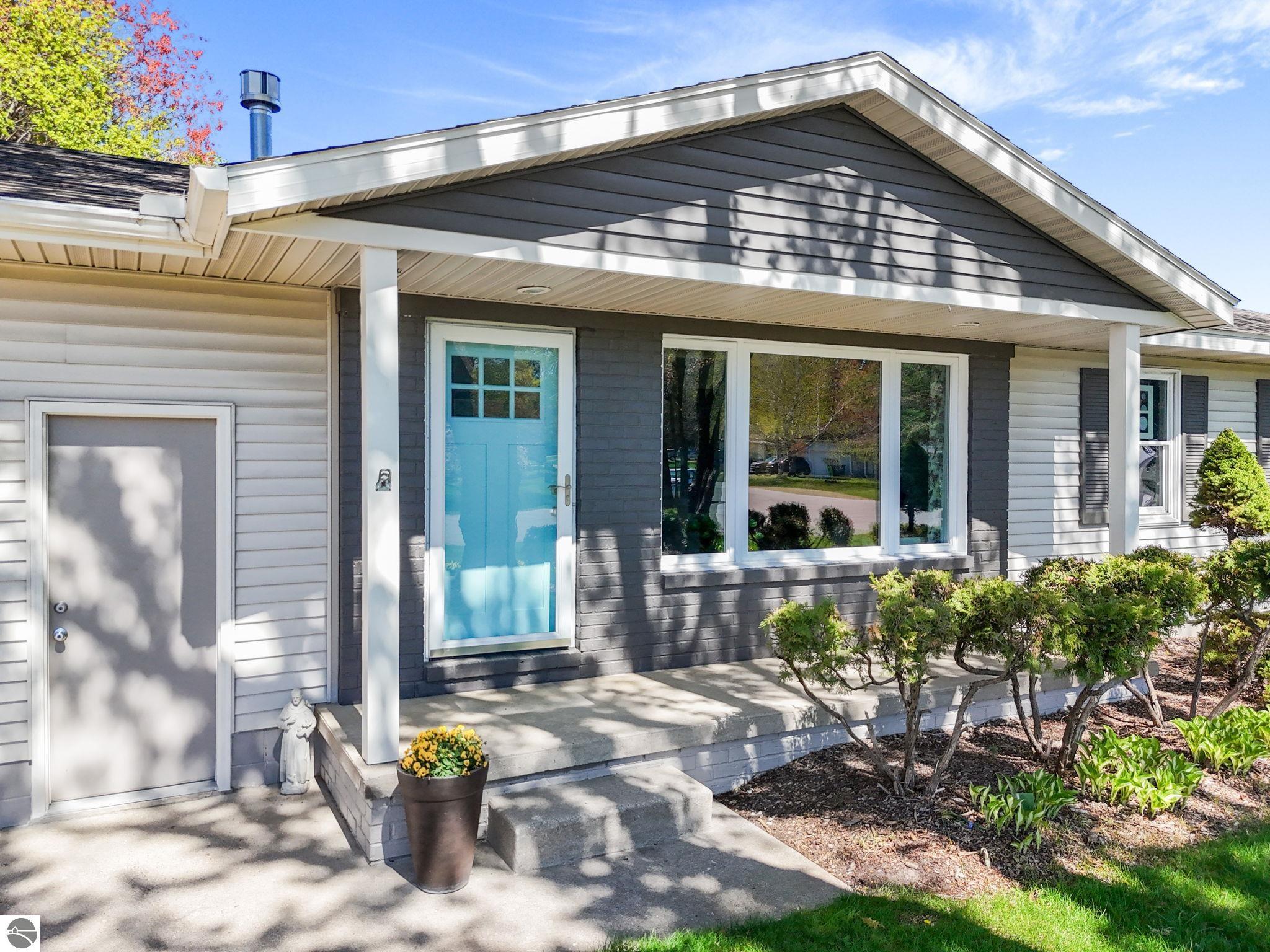 2900 Victoria Drive