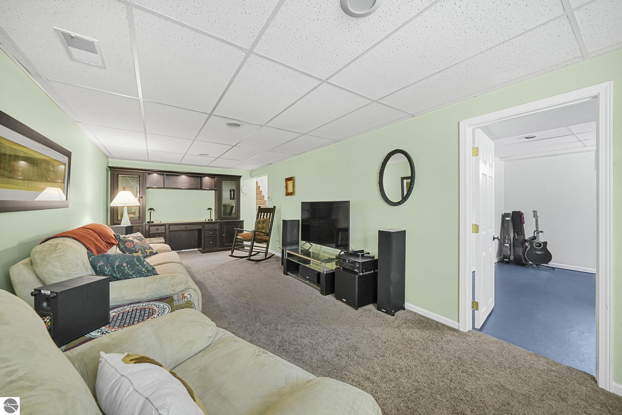 2900 Victoria Drive