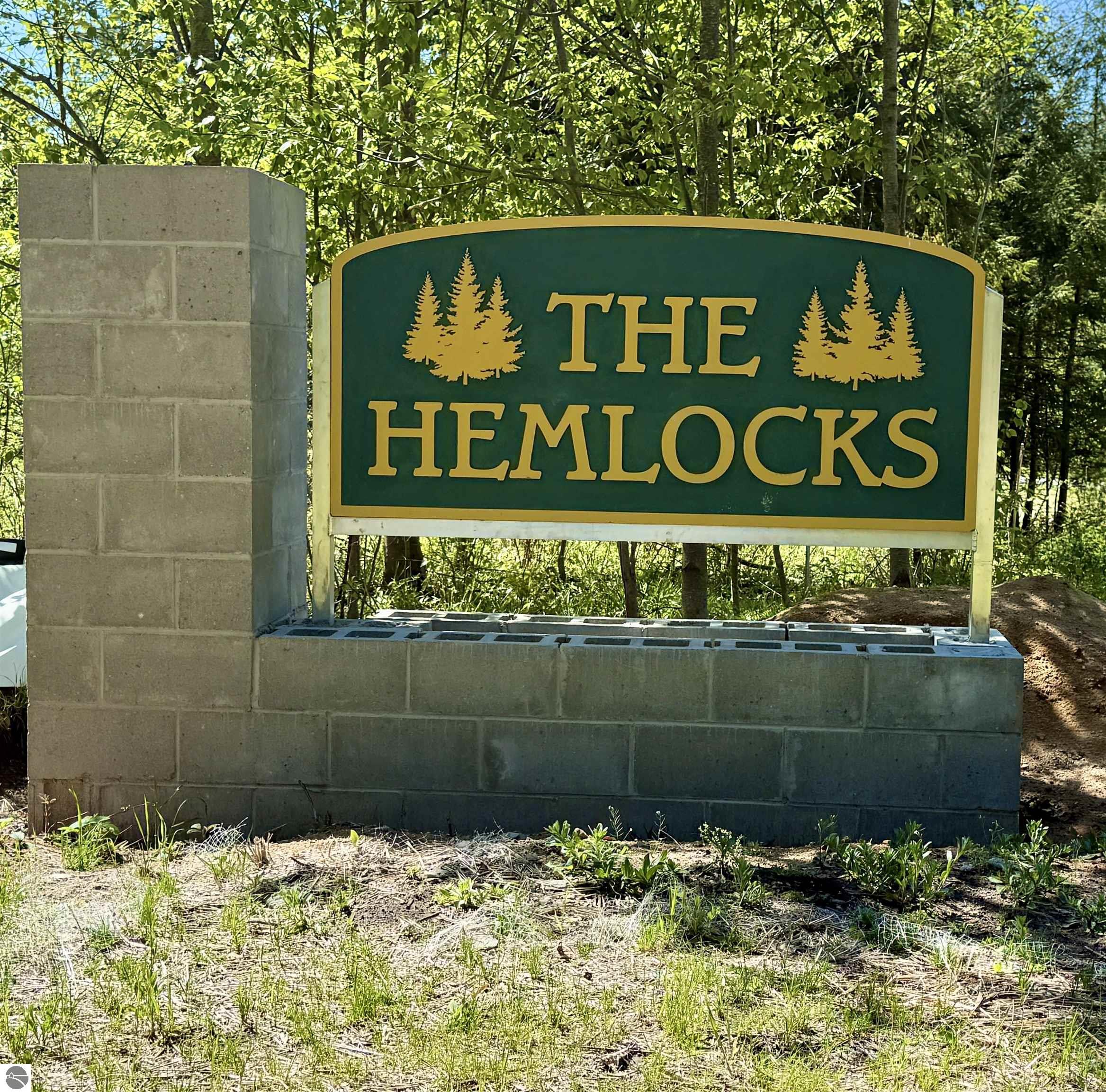 8787 Hemlock Hill Drive