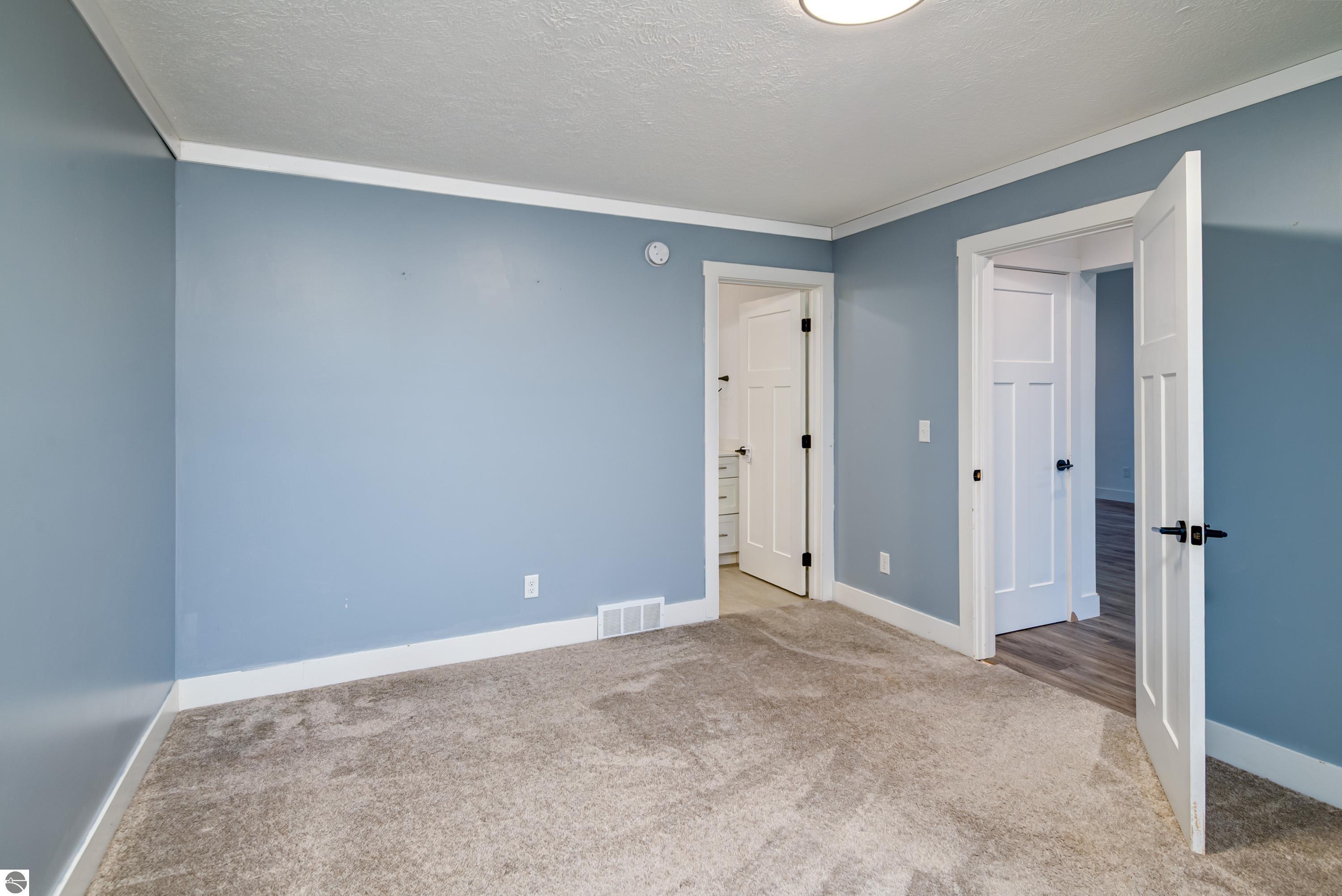 2112 Staghorn Ave