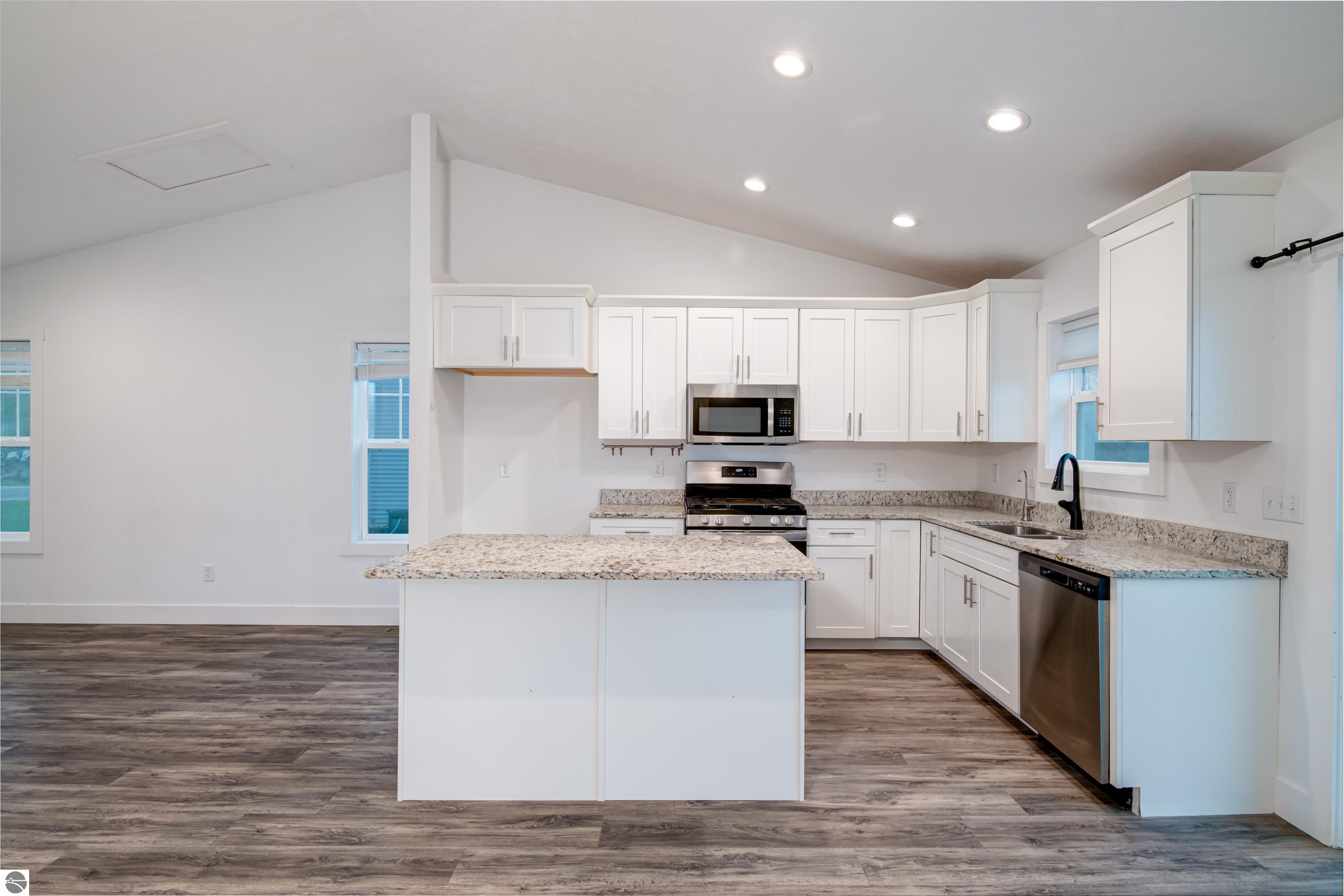 2112 Staghorn Ave