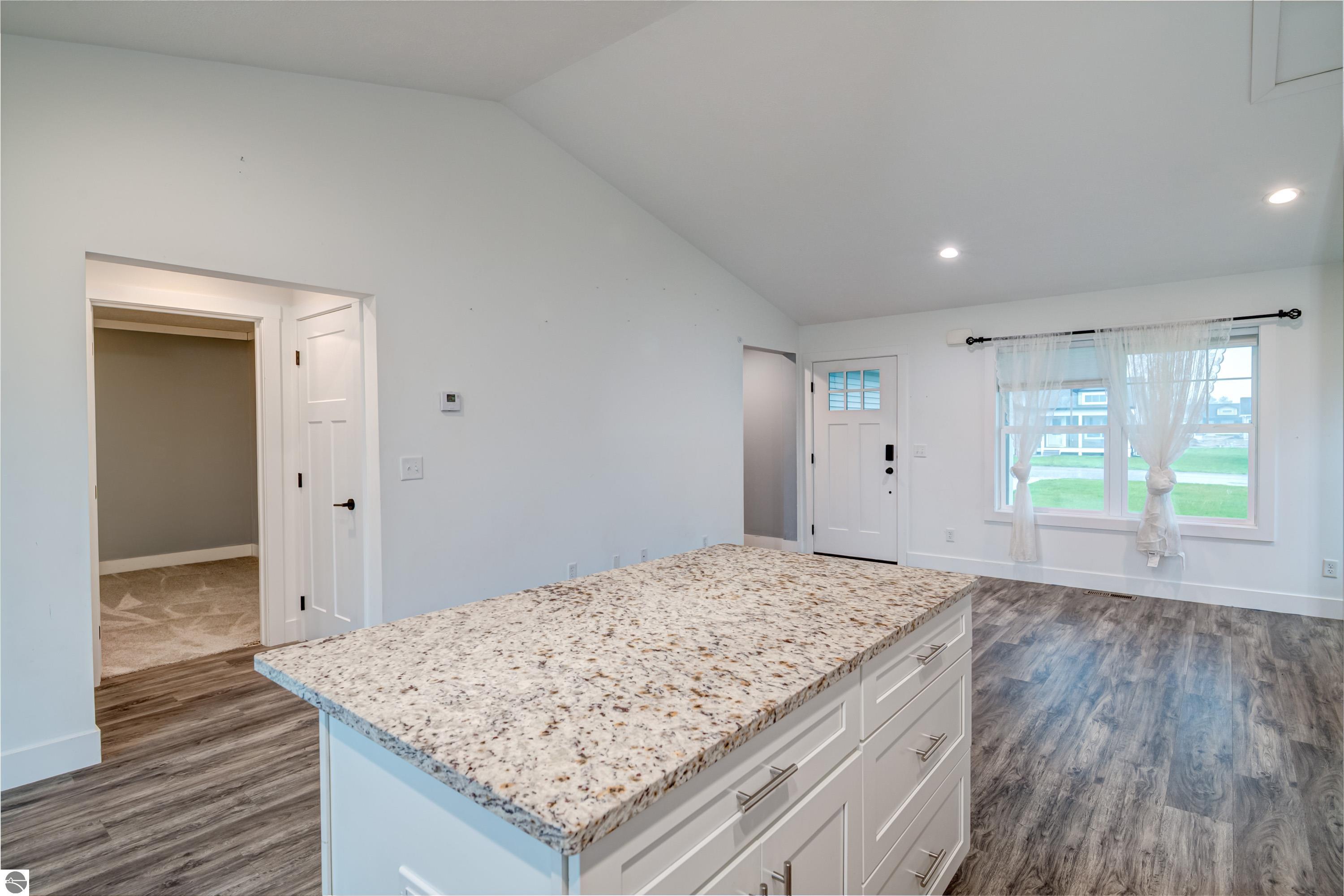 2112 Staghorn Ave