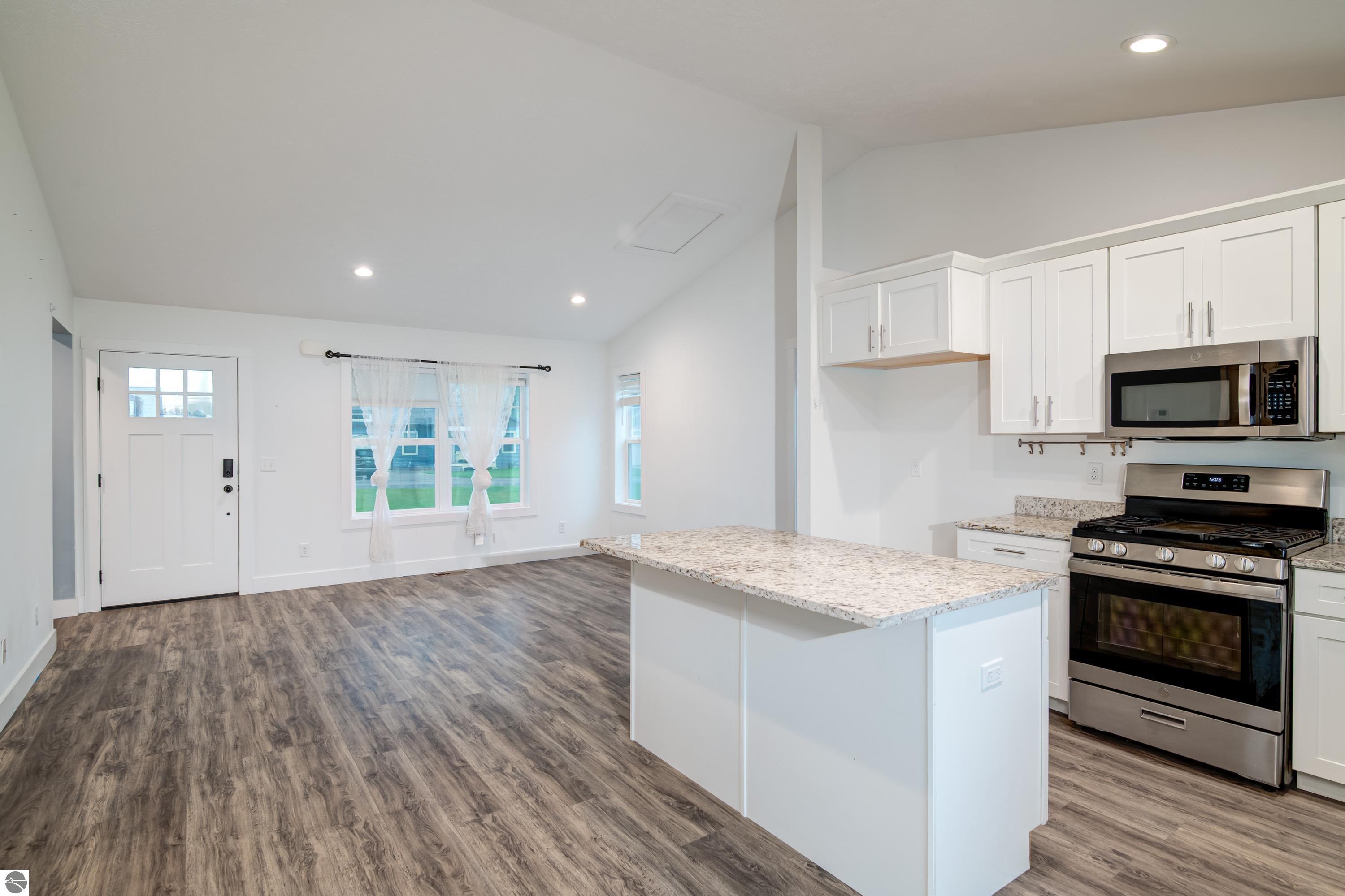 2112 Staghorn Ave
