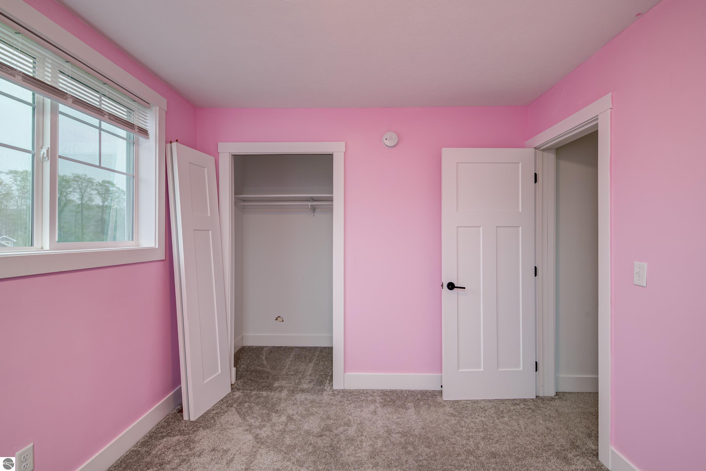 2112 Staghorn Ave
