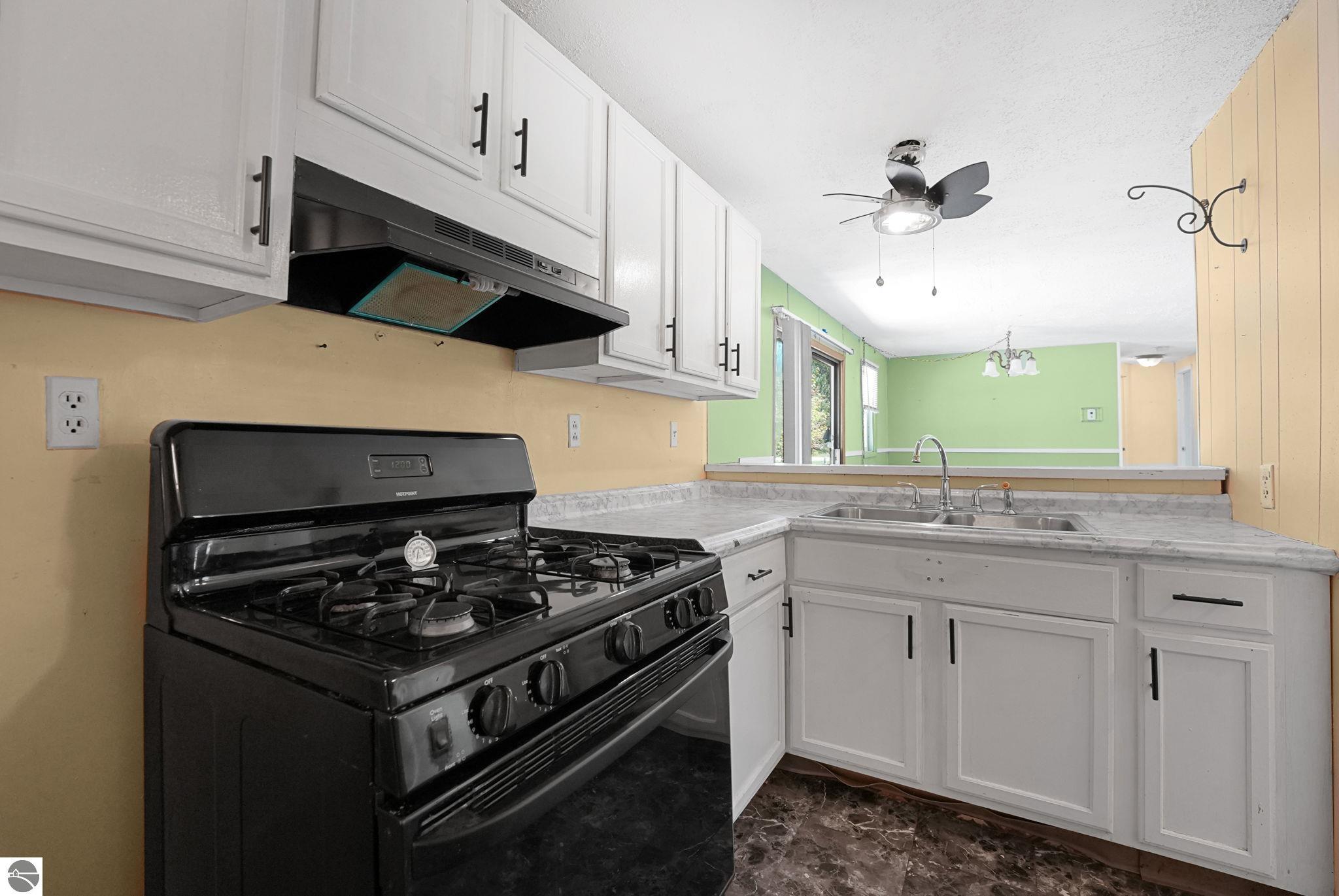 1124 W Eddy School Road