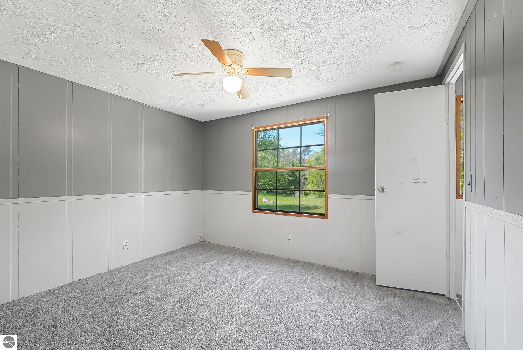 1124 W Eddy School Road