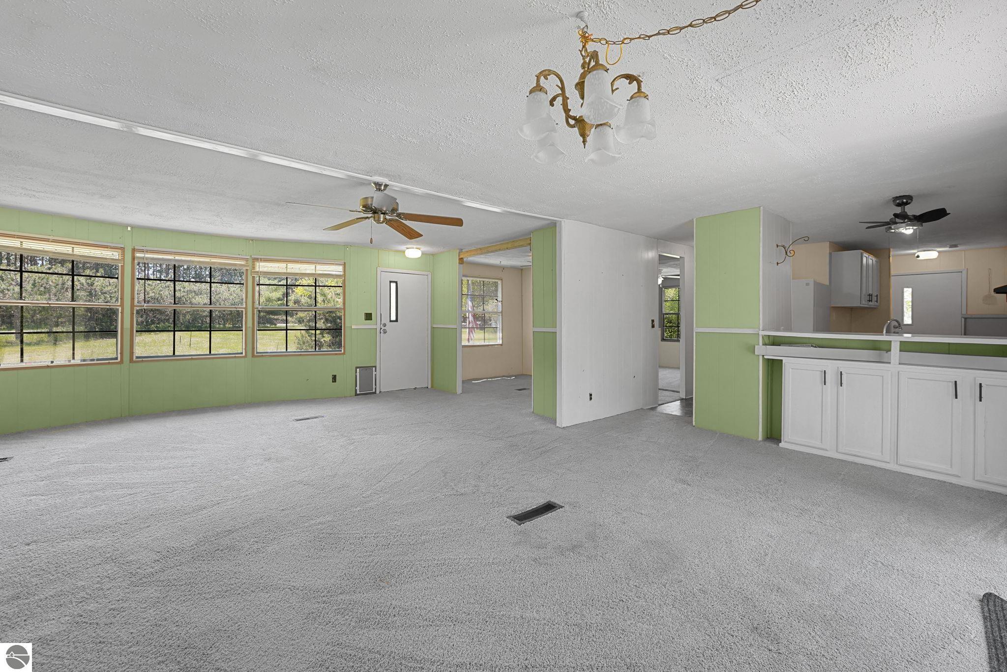 1124 W Eddy School Road