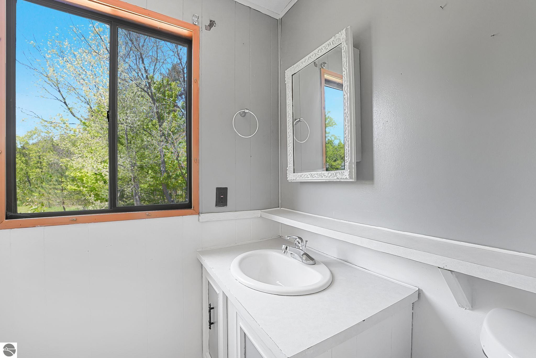 1124 W Eddy School Road
