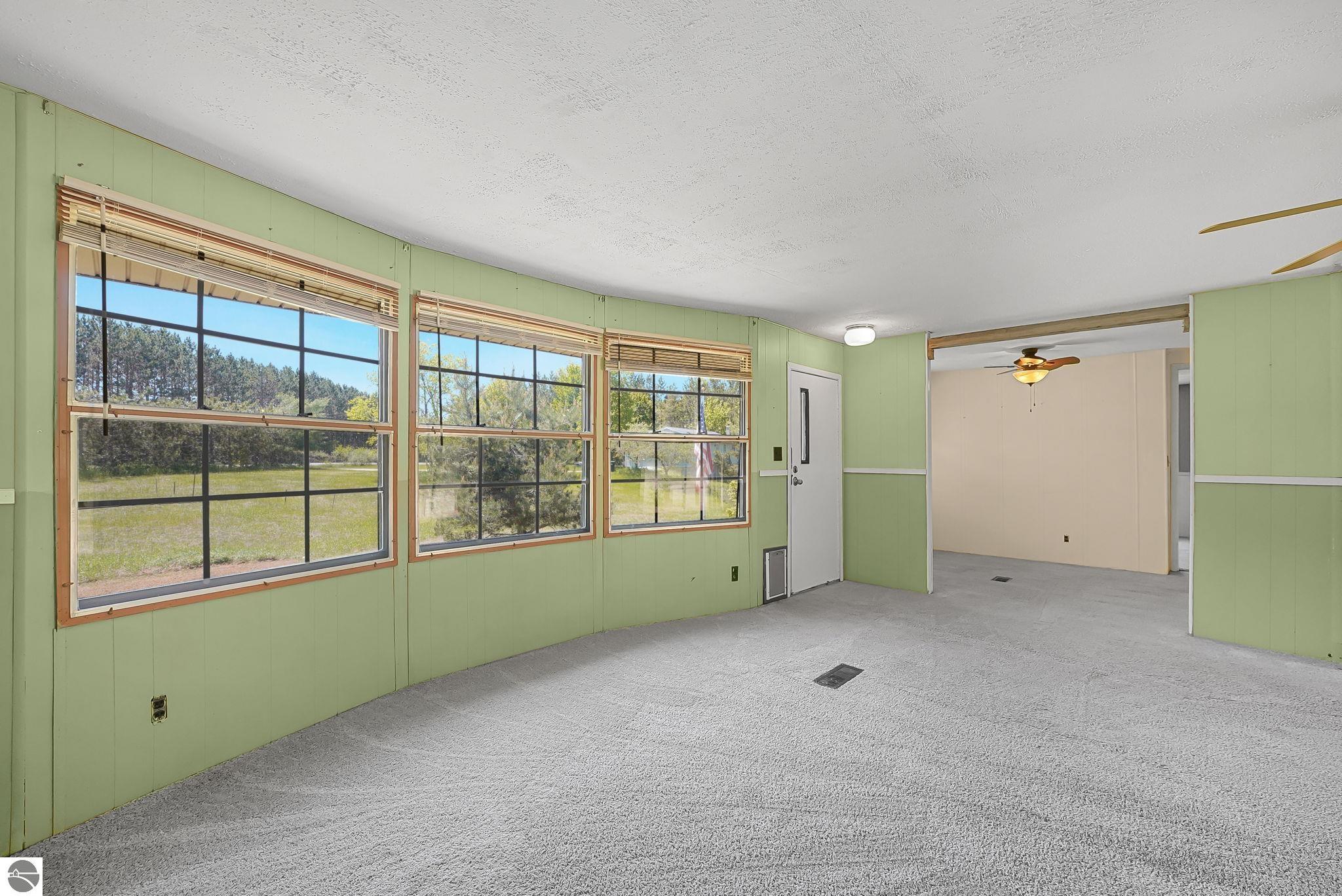 1124 W Eddy School Road