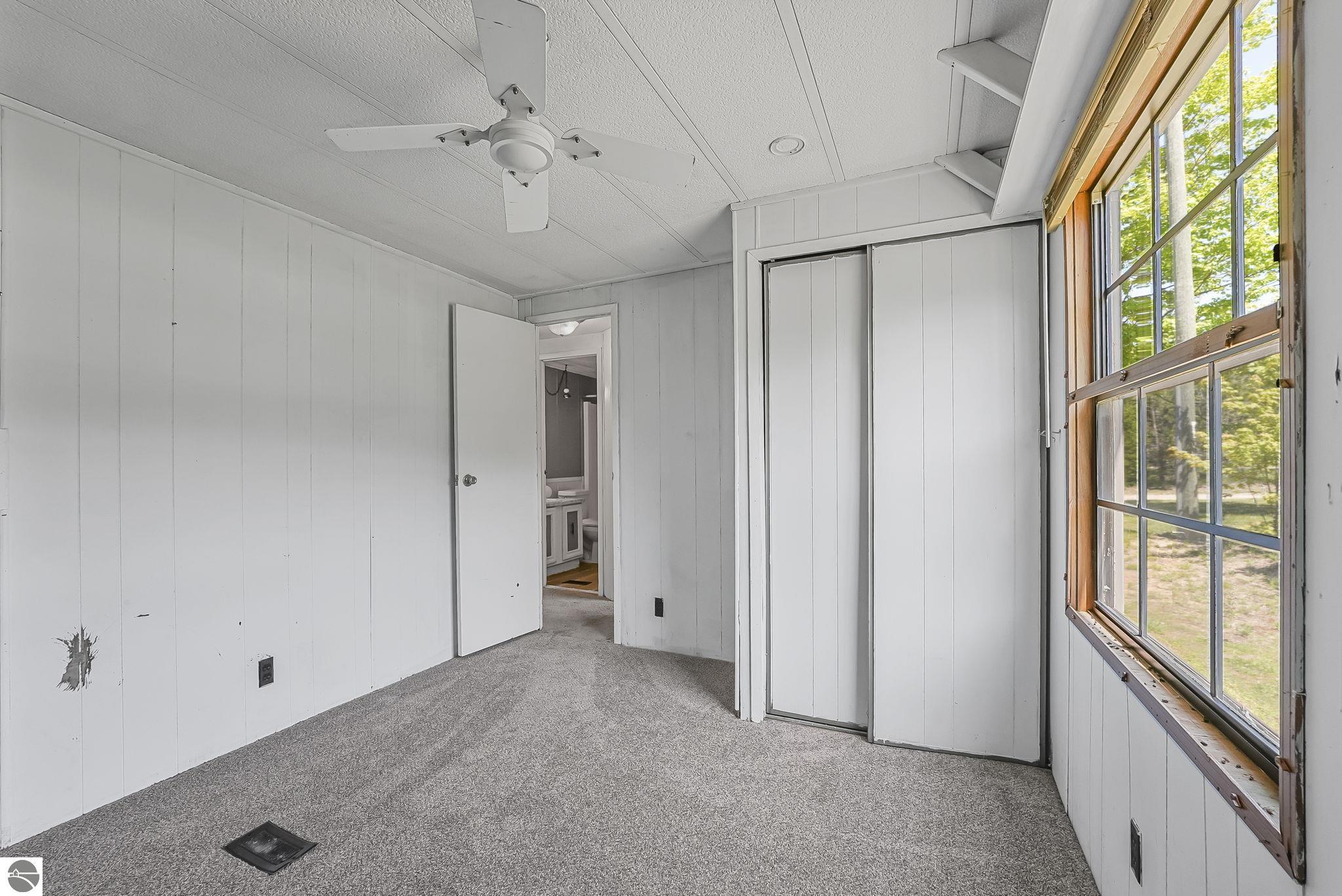 1124 W Eddy School Road