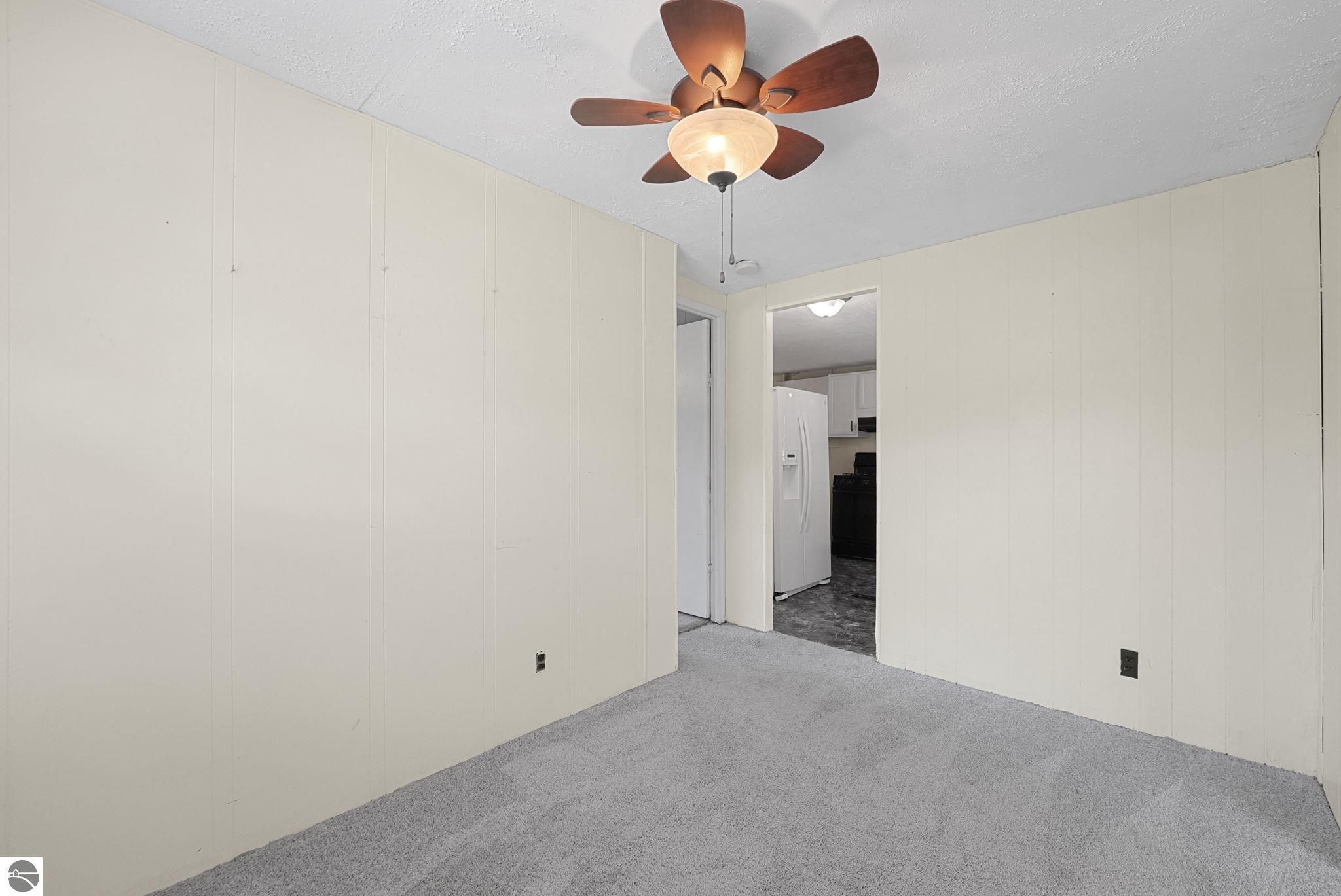 1124 W Eddy School Road