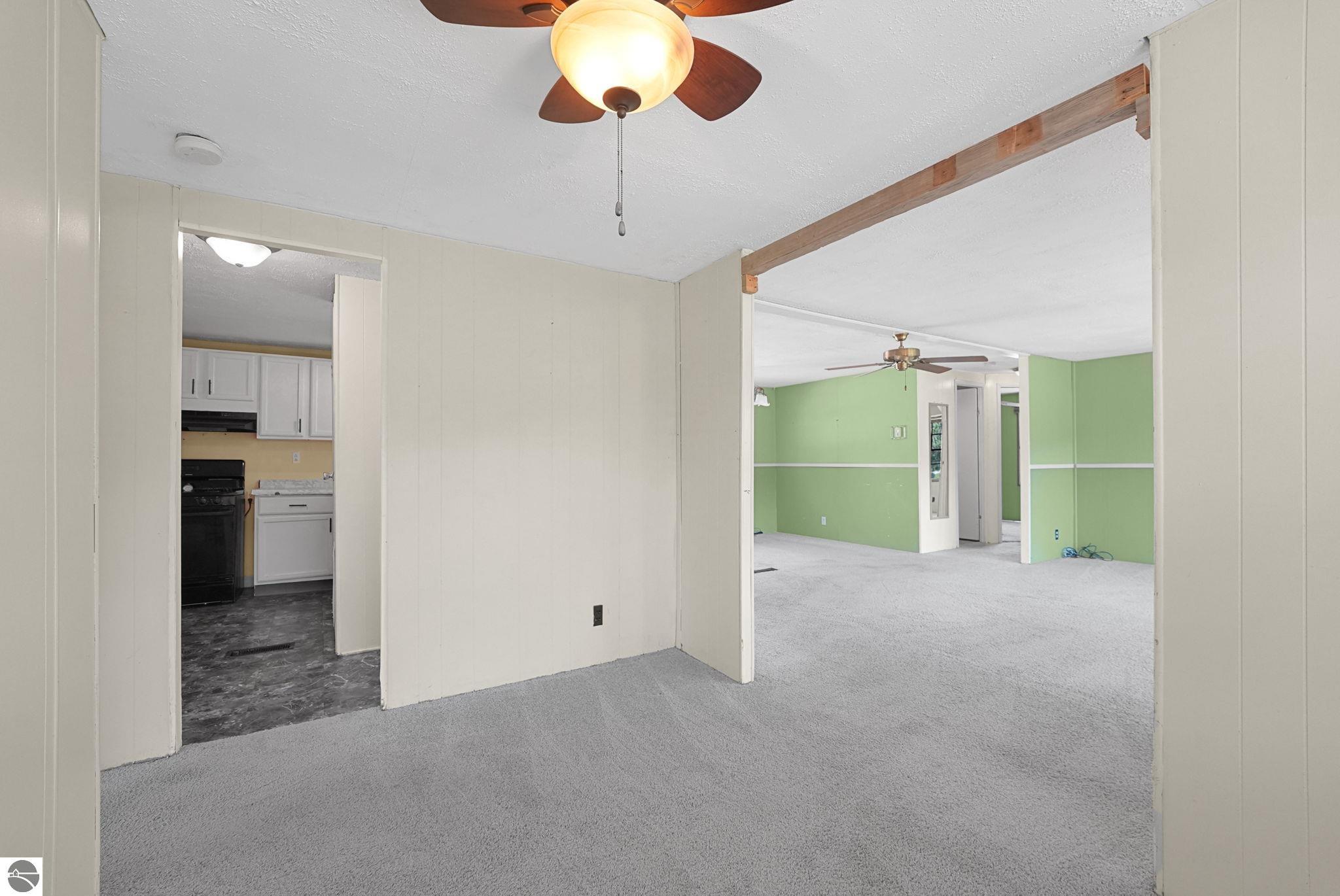 1124 W Eddy School Road