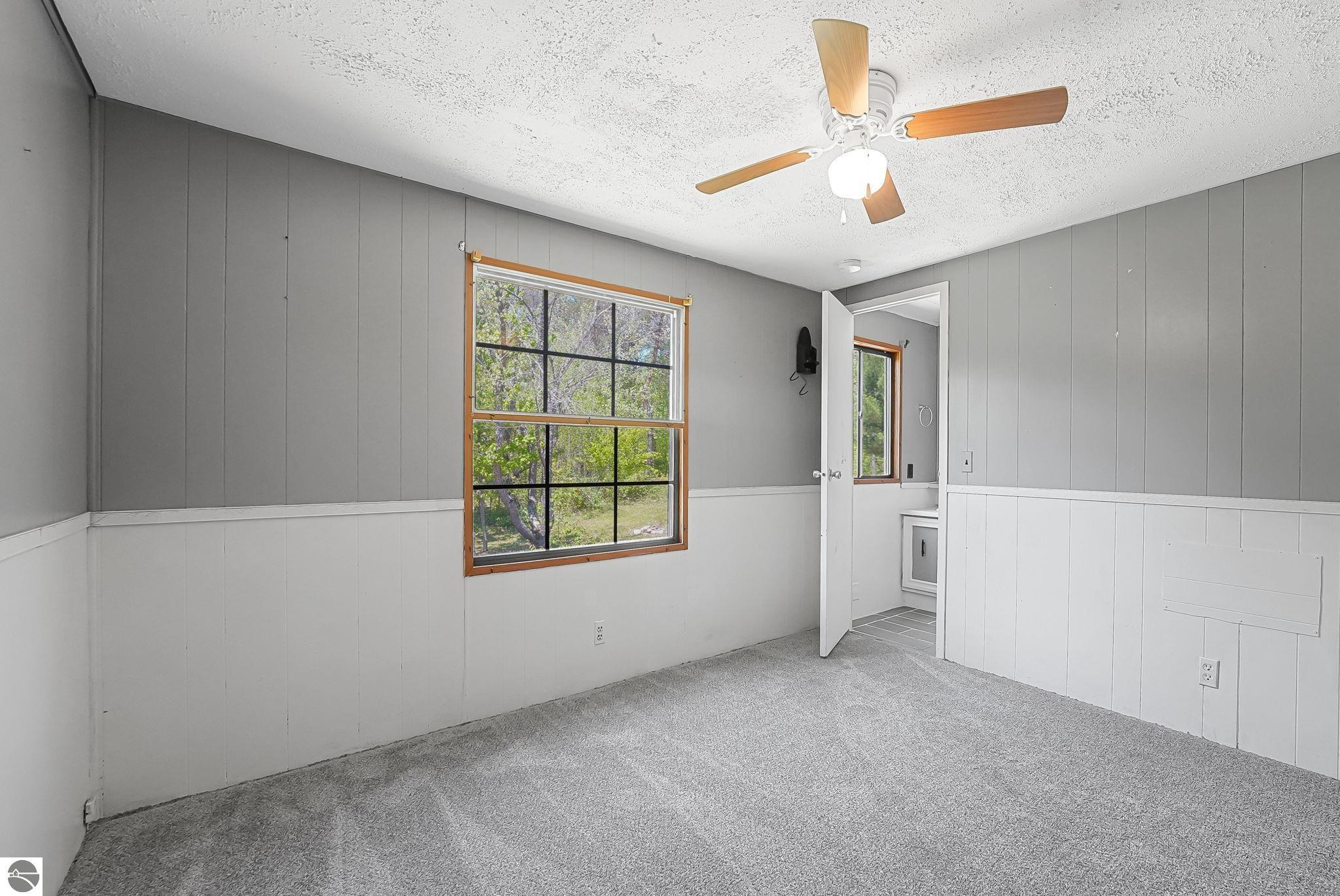 1124 W Eddy School Road