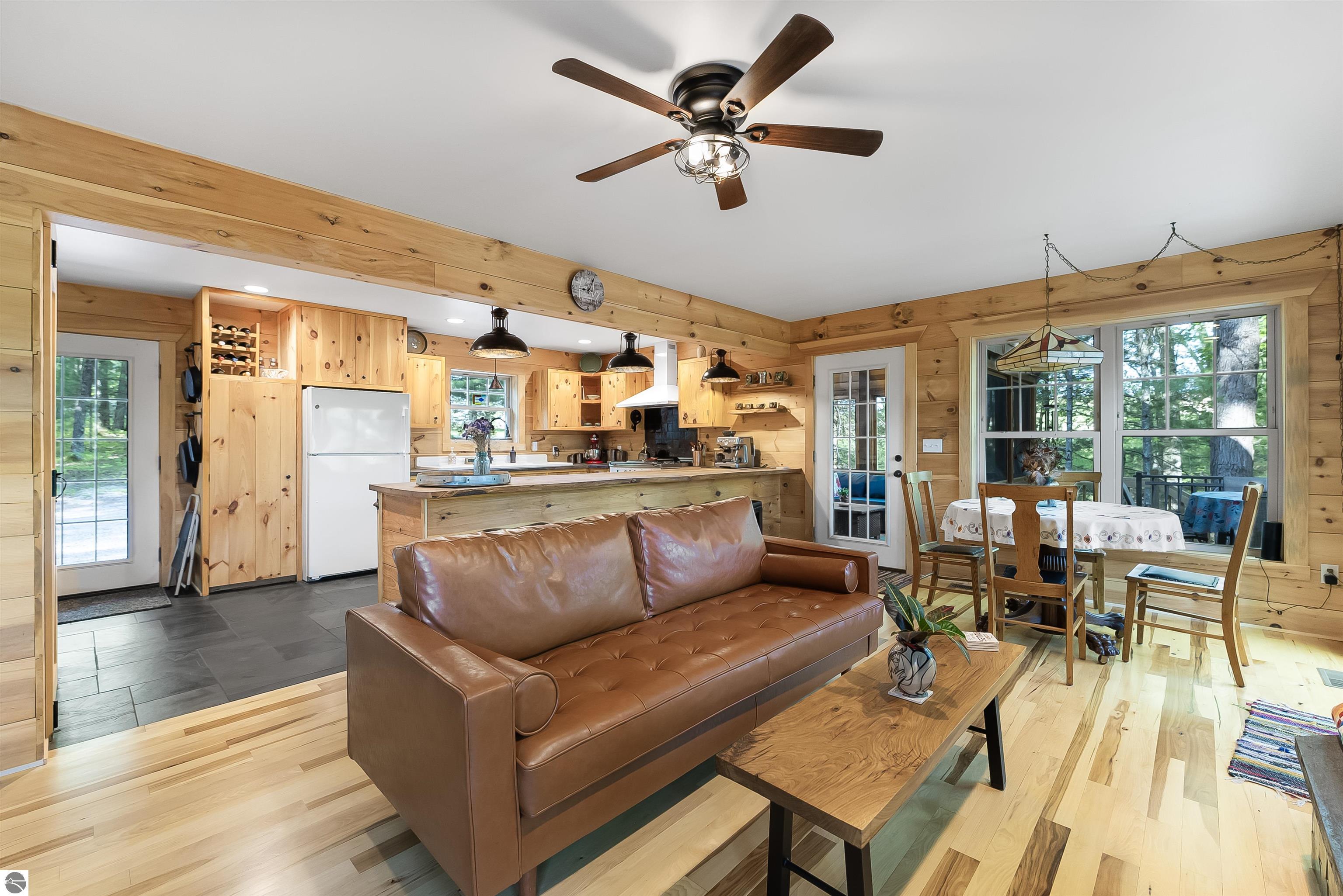 8088 N Roberts Road