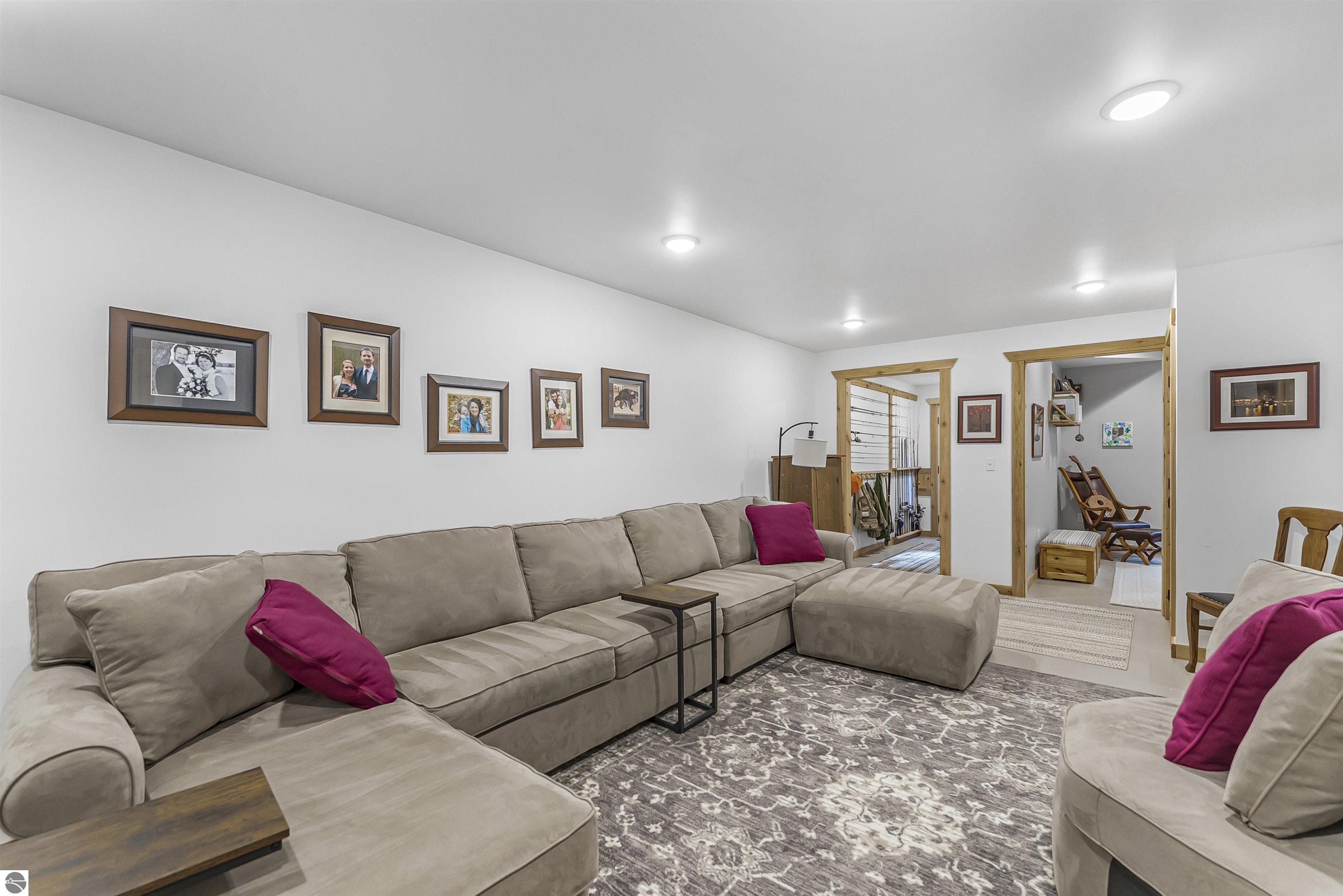 8088 N Roberts Road
