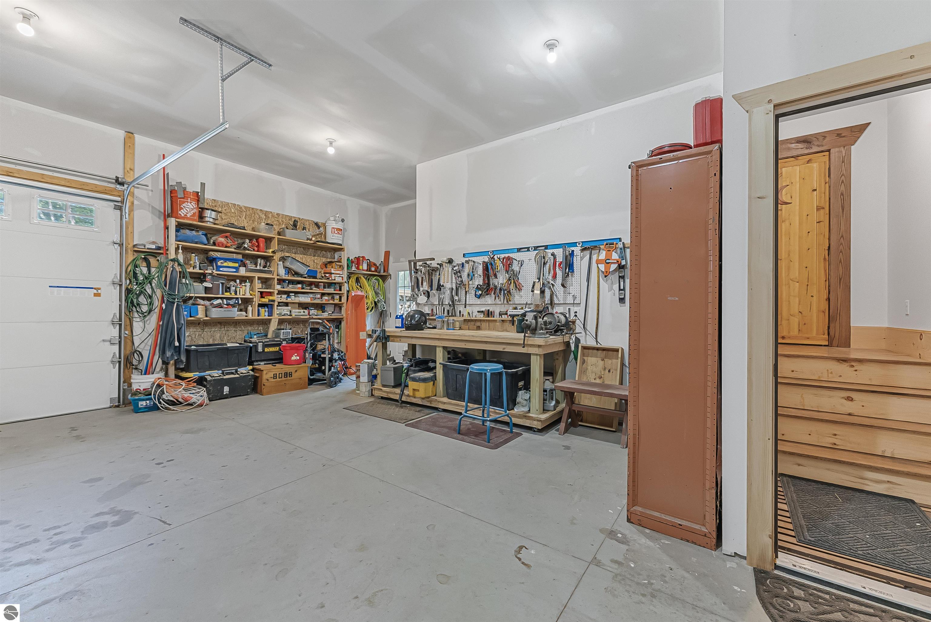 8088 N Roberts Road