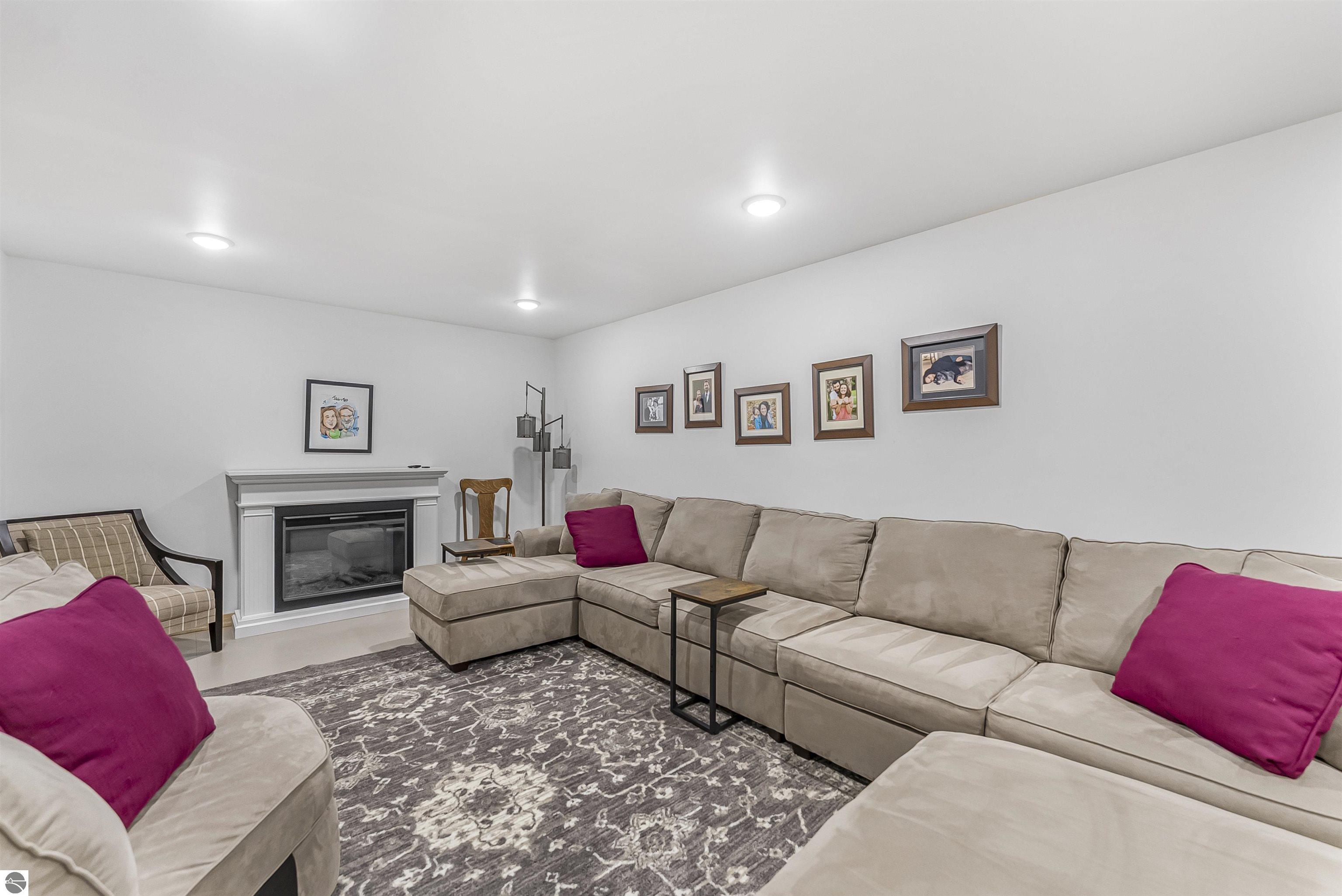 8088 N Roberts Road