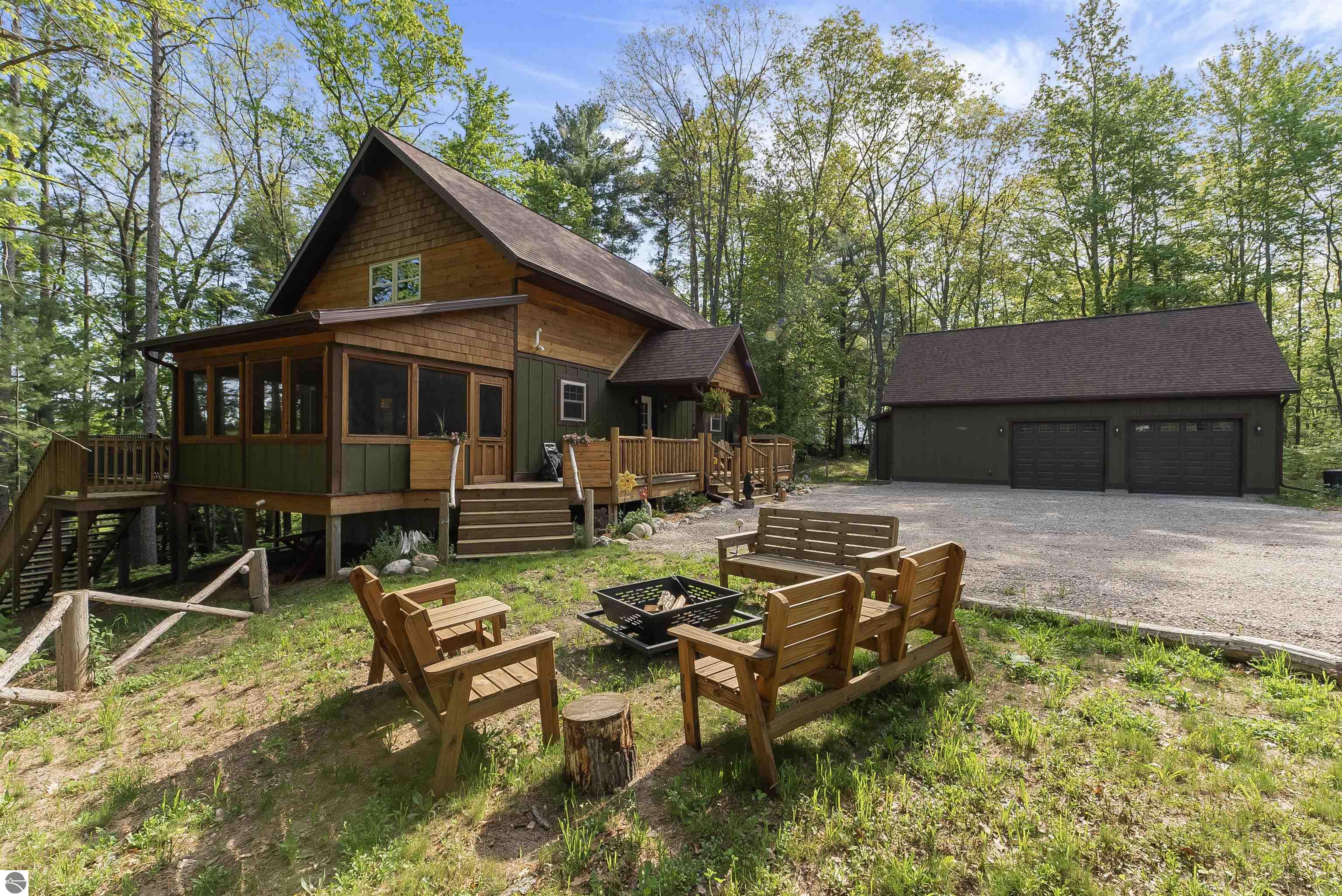 8088 N Roberts Road