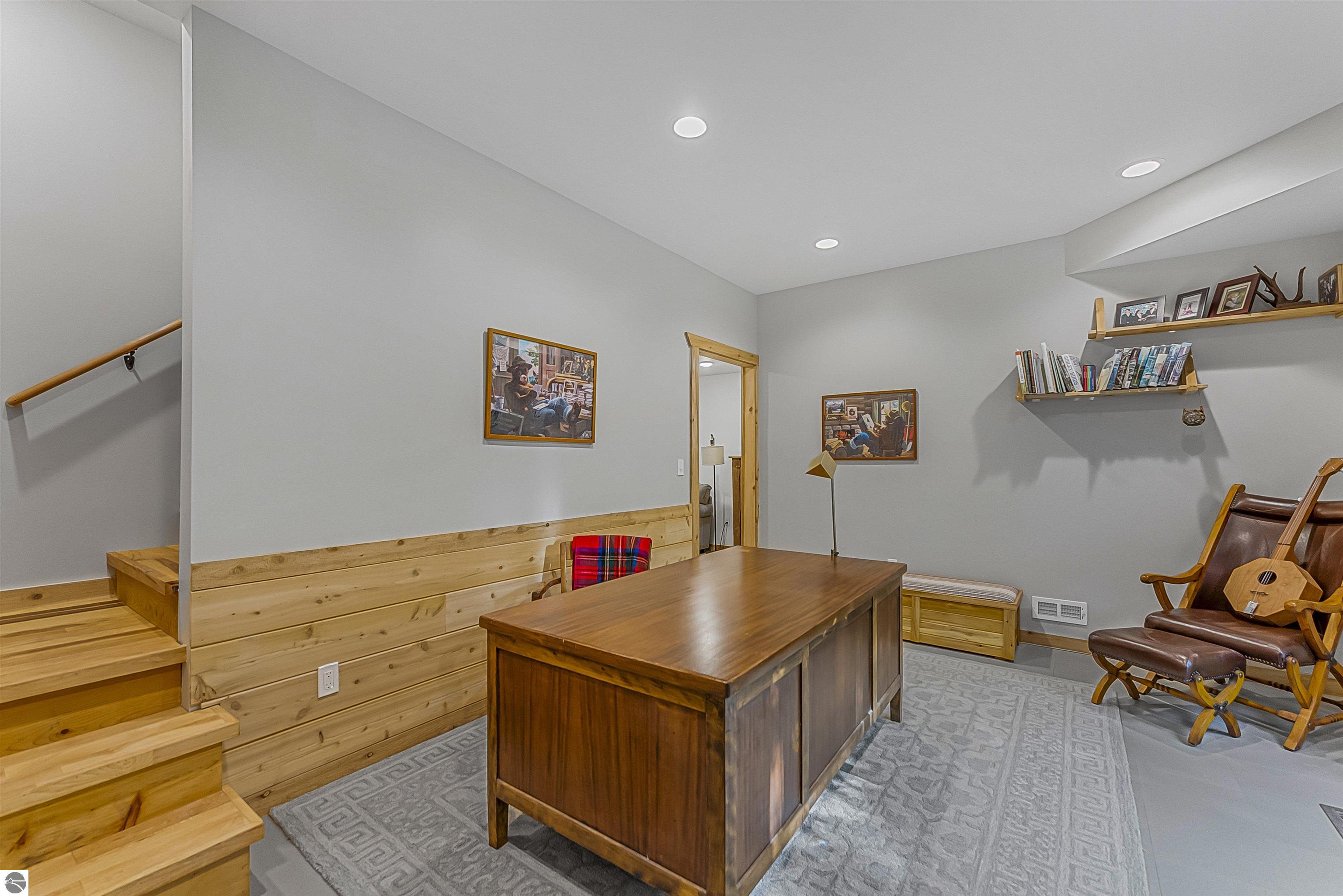 8088 N Roberts Road