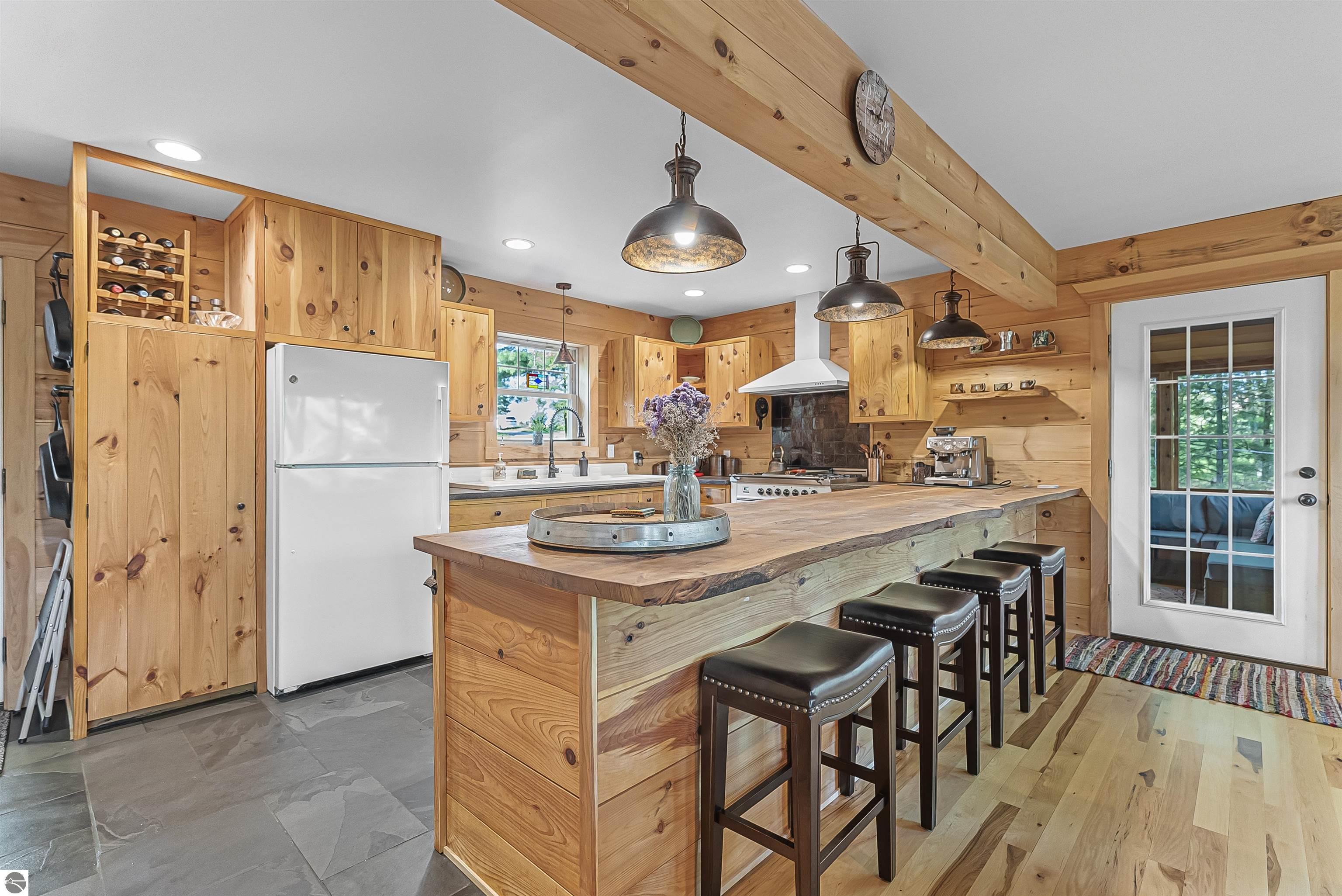8088 N Roberts Road