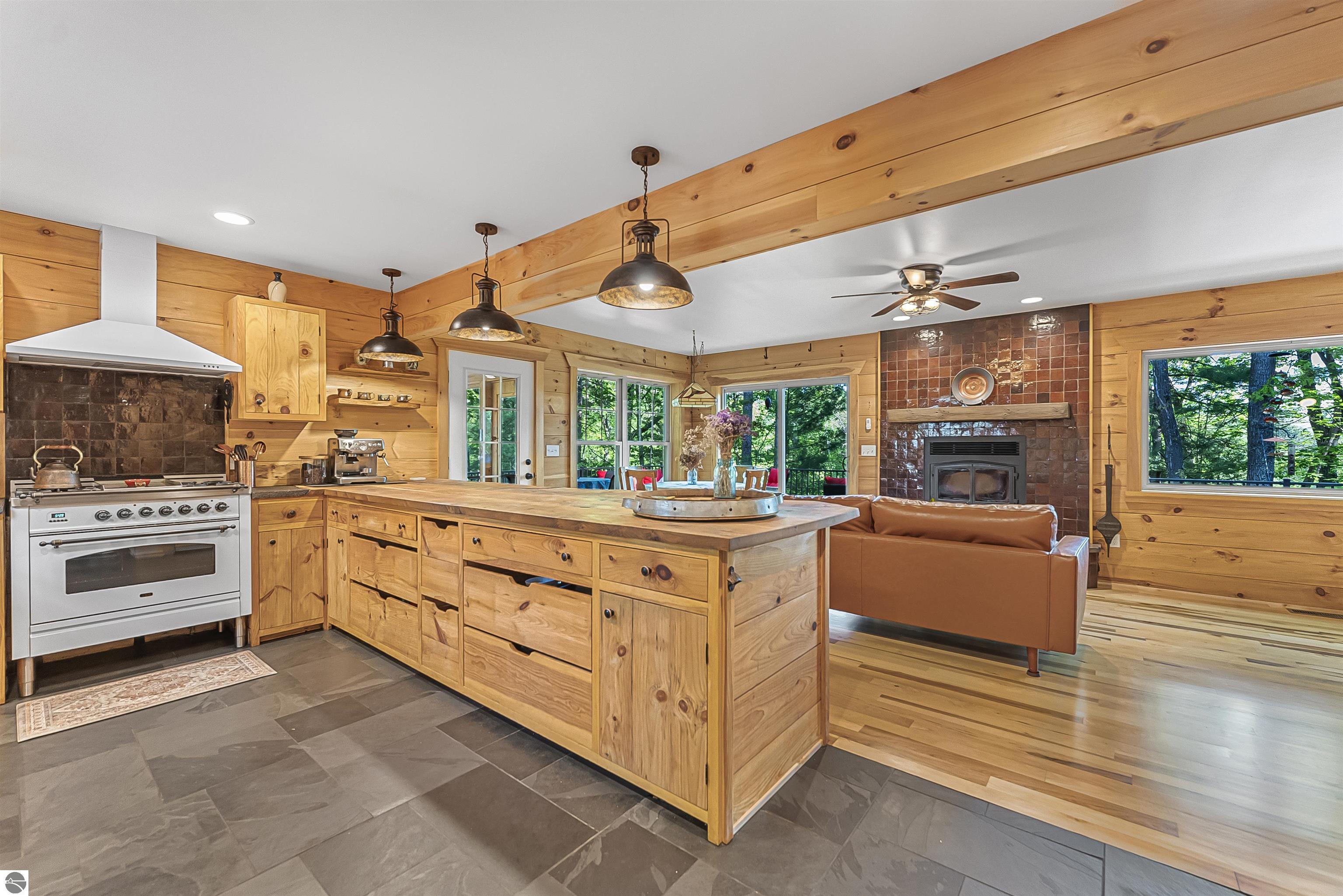 8088 N Roberts Road