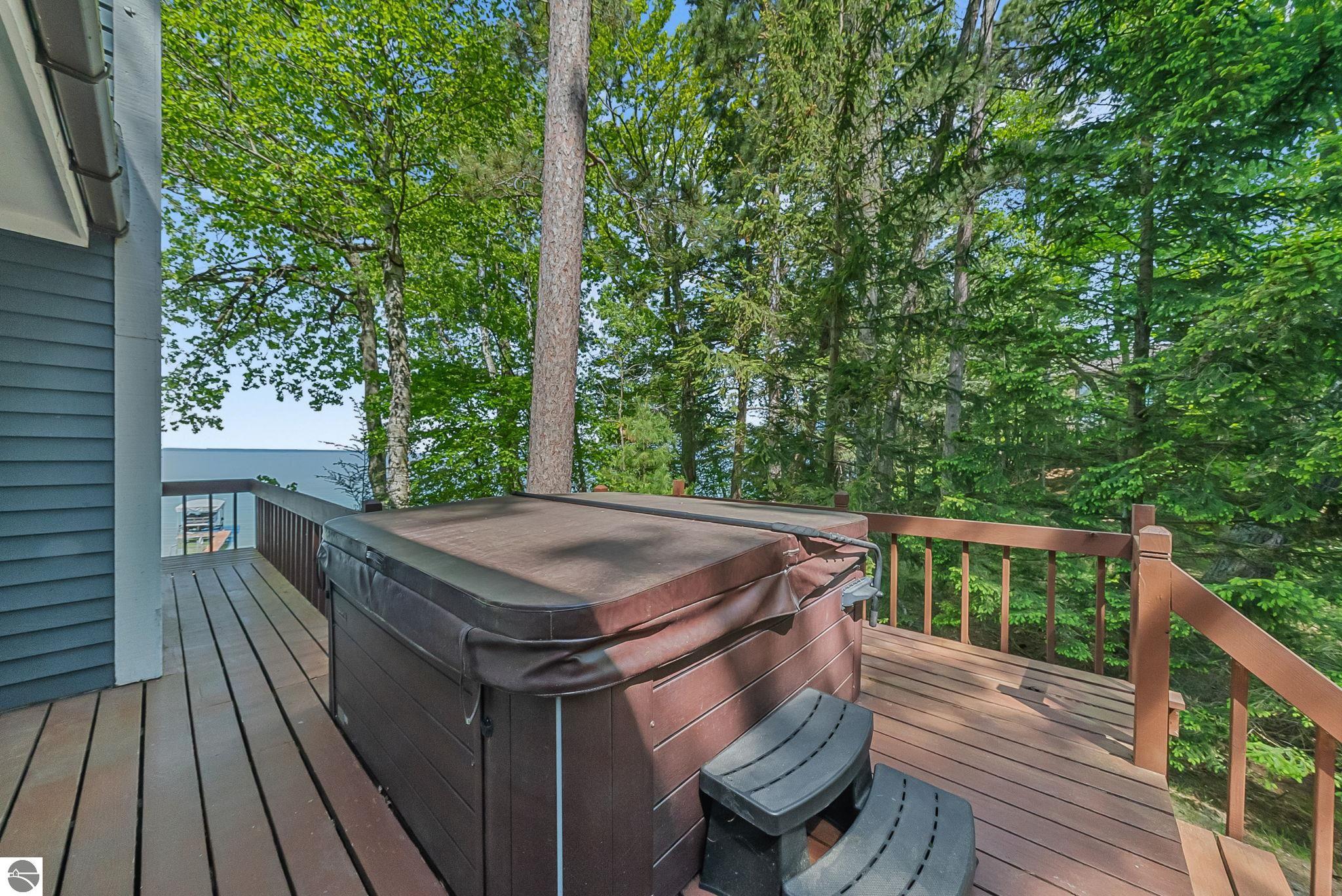 2014 Birchview Drive