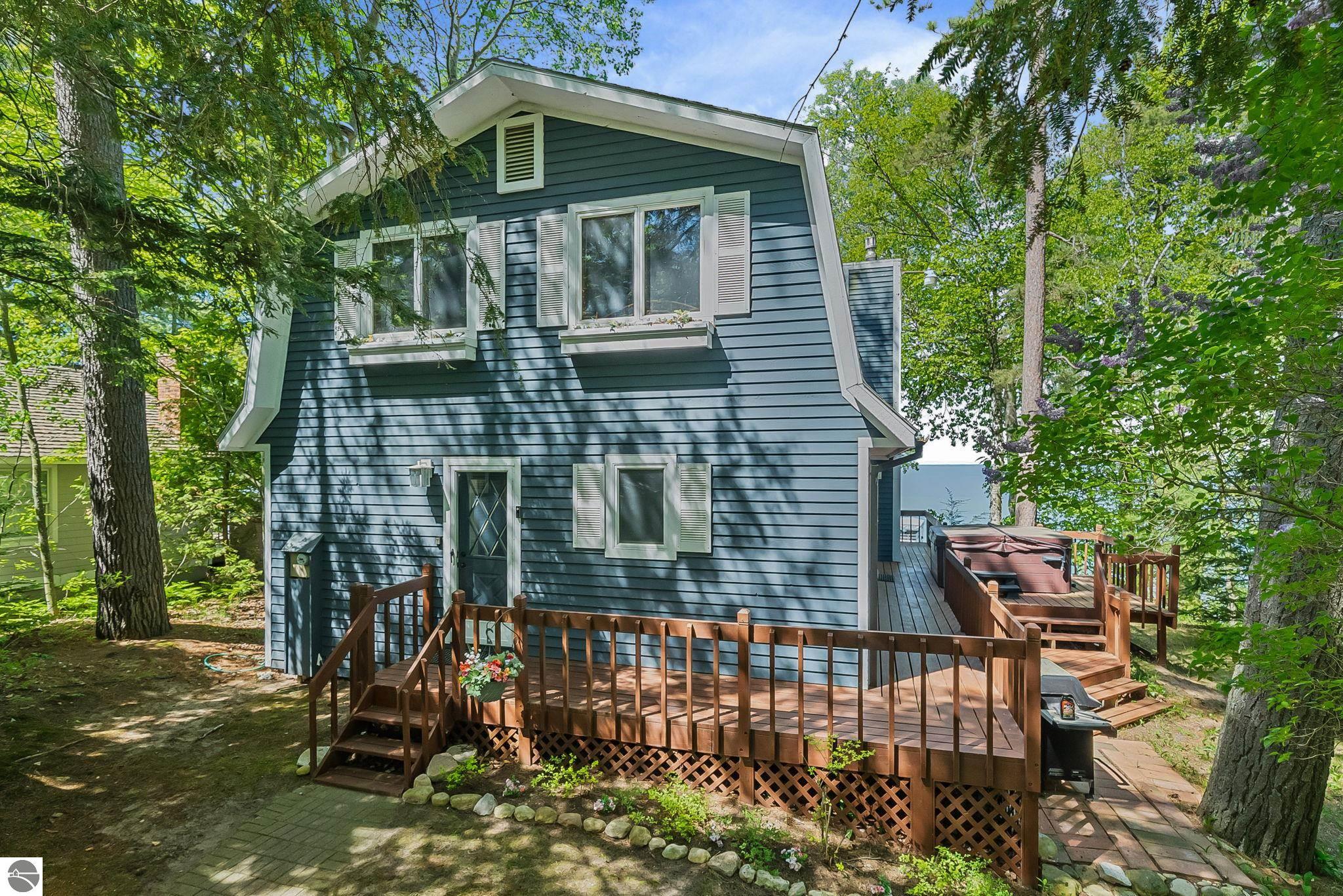2014 Birchview Drive
