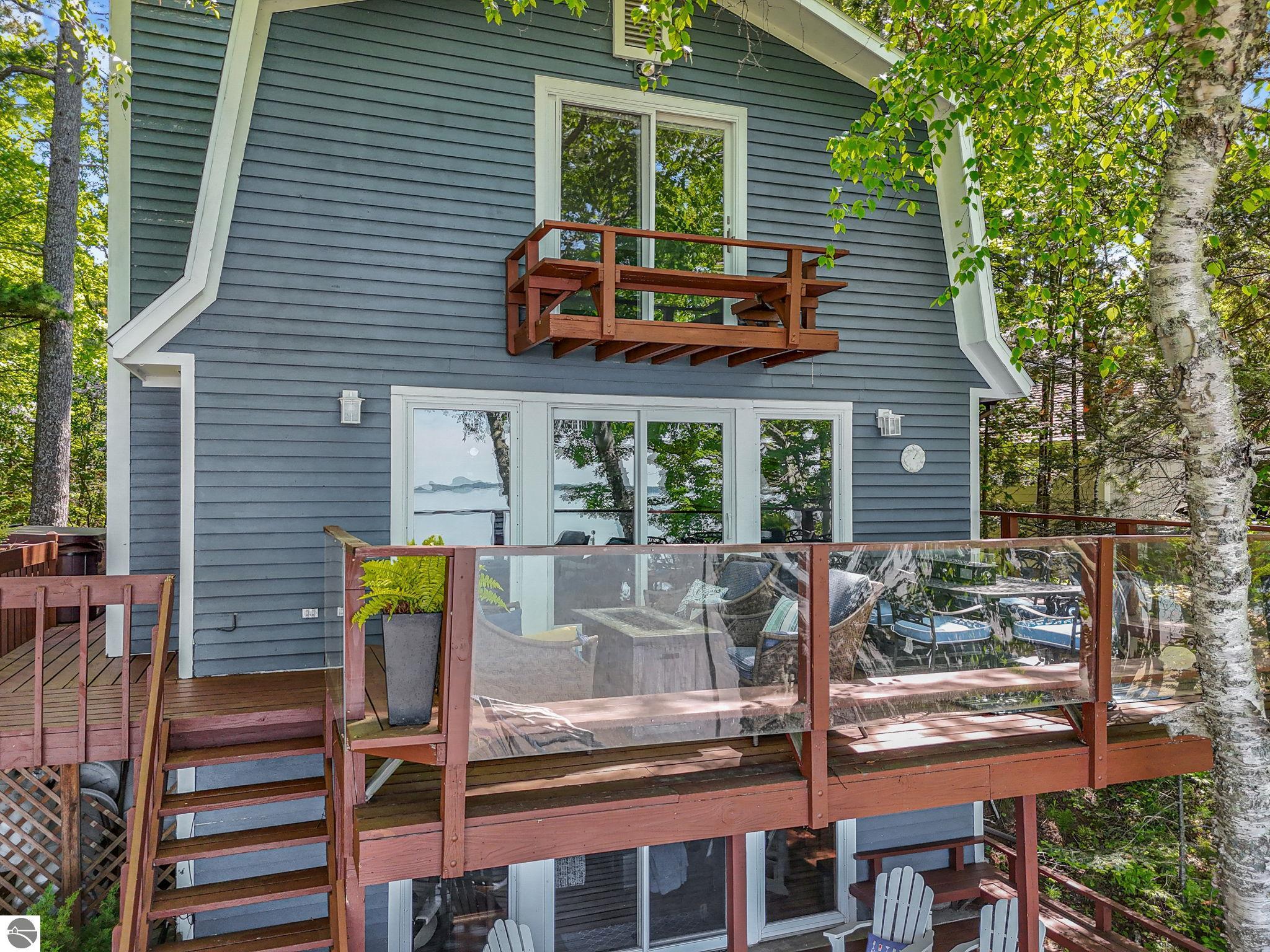 2014 Birchview Drive