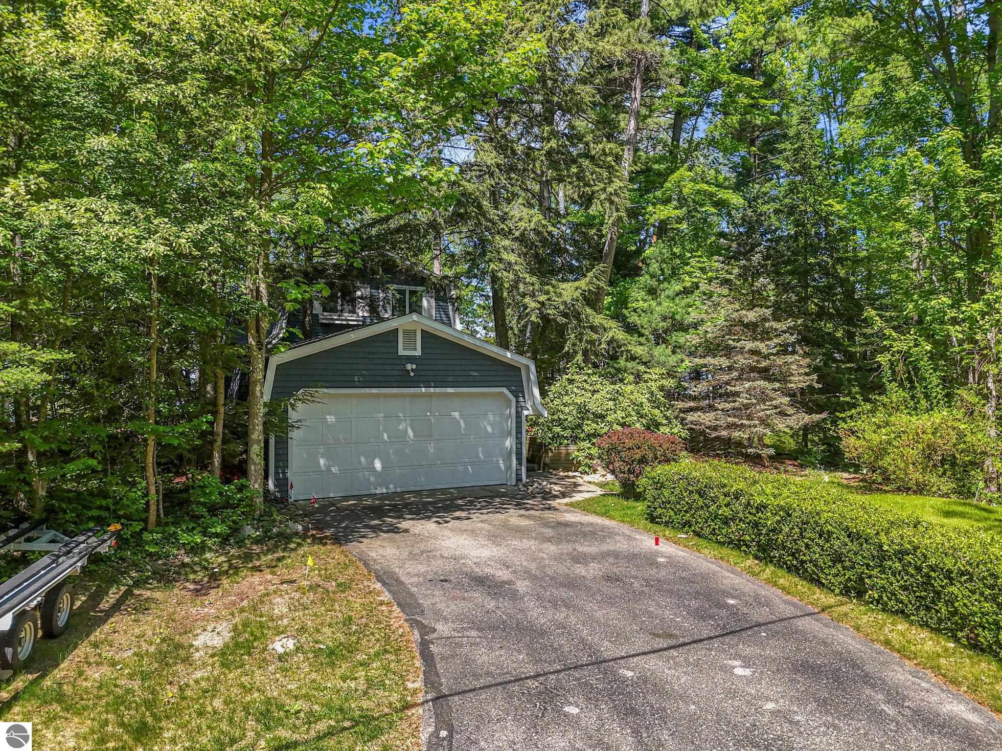 2014 Birchview Drive