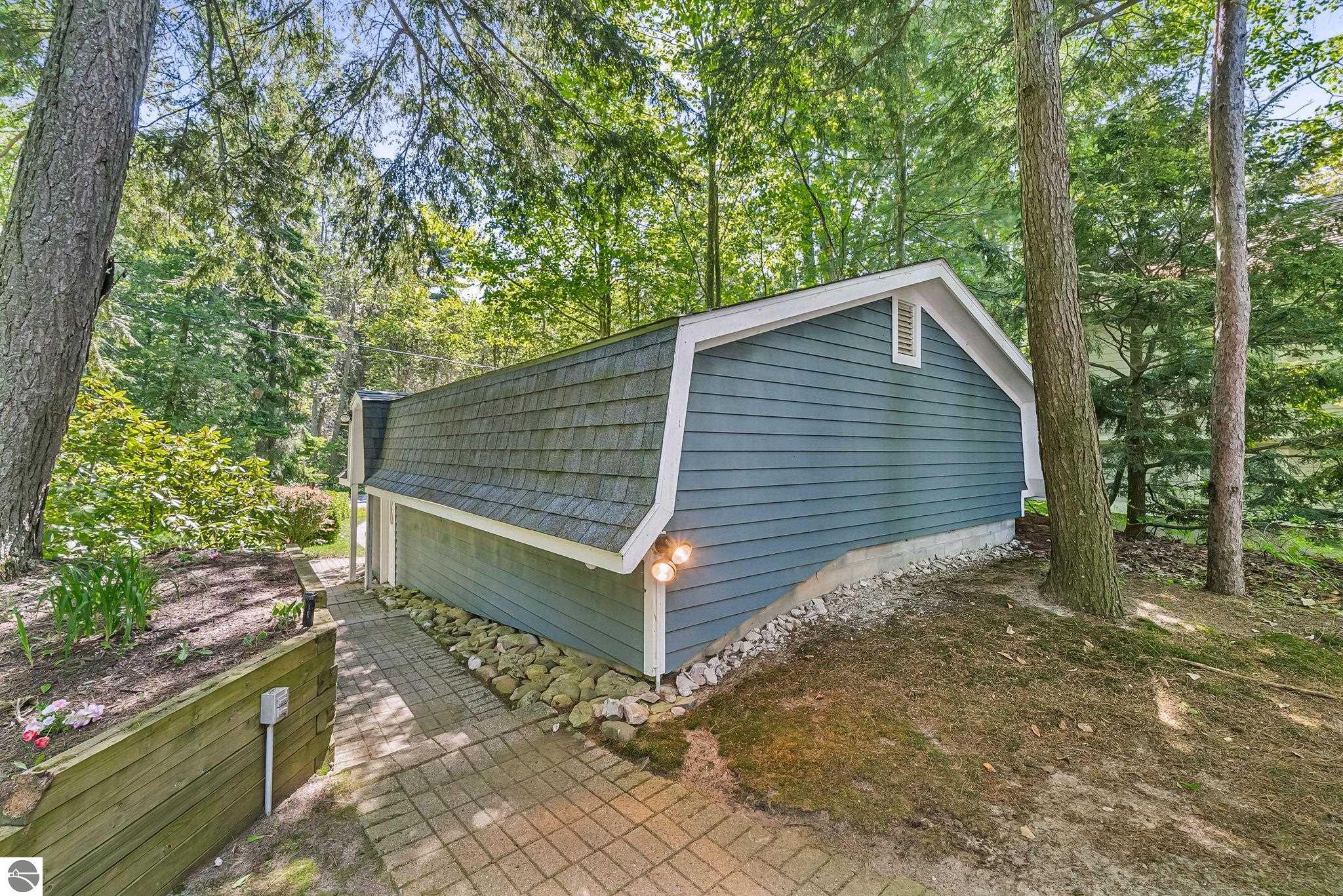 2014 Birchview Drive