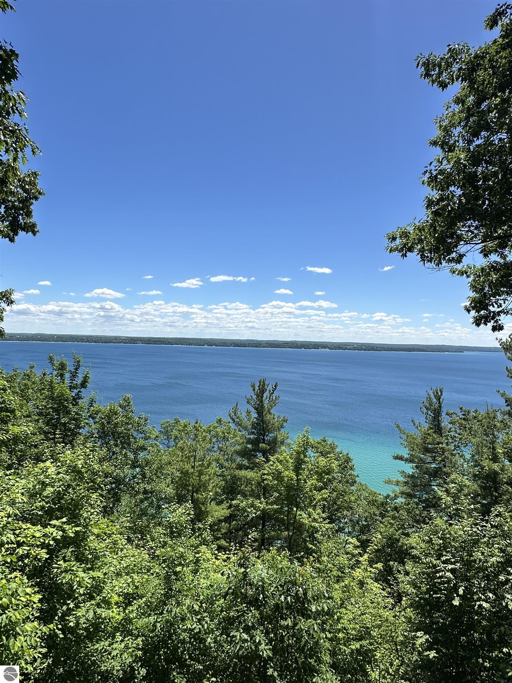 3058 Ishpeming Trail
