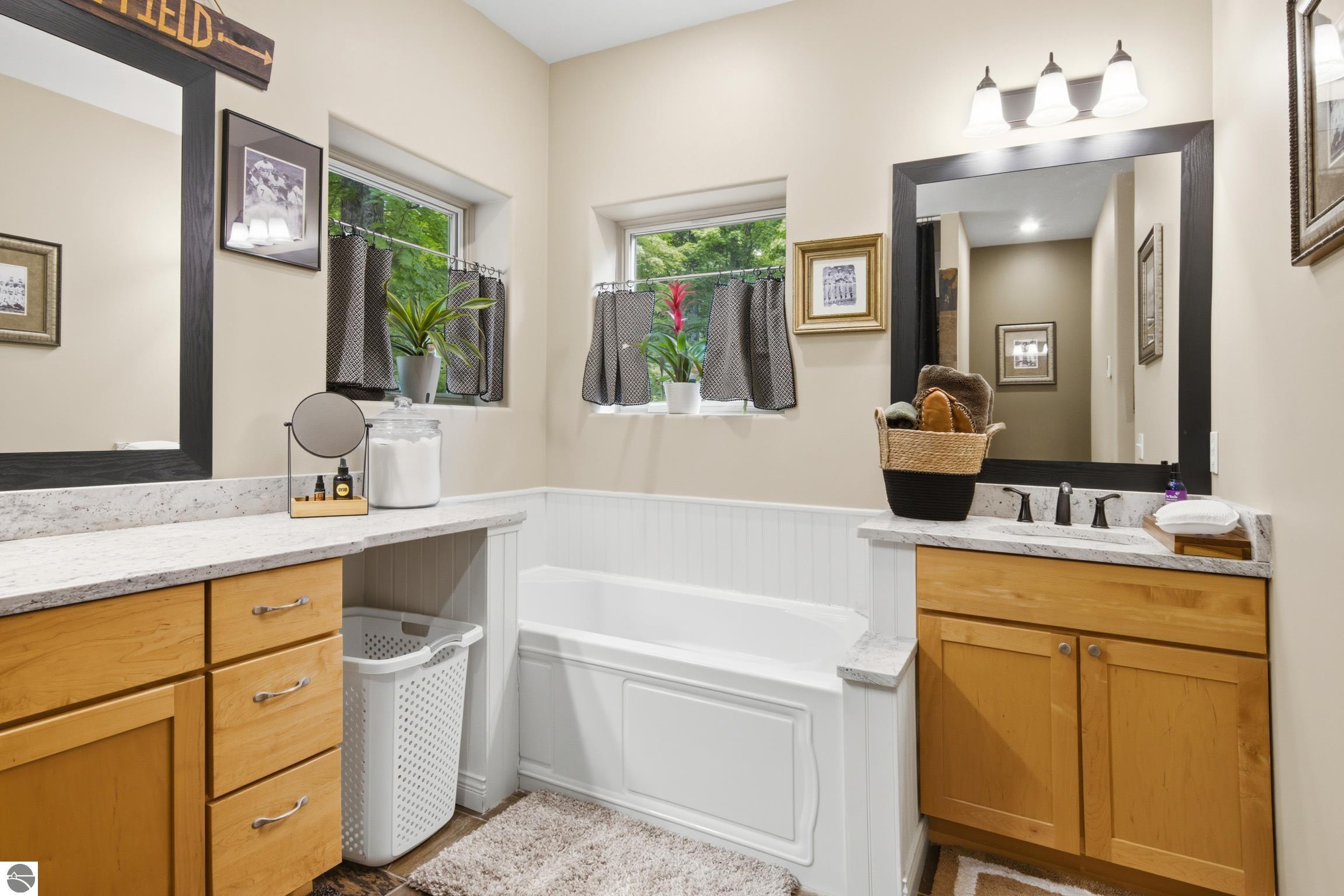 11770 S Mistys Trail