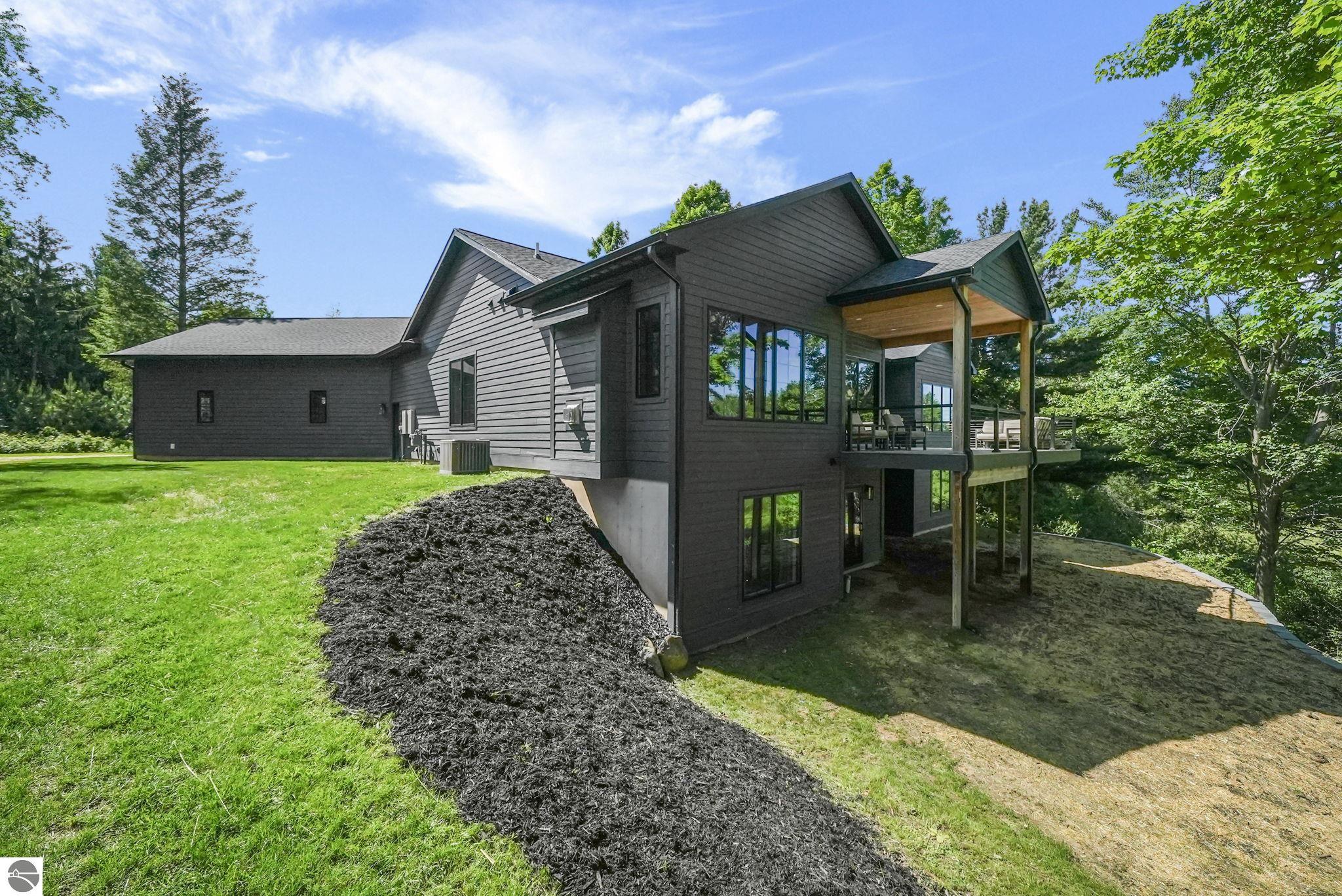 677 Blueberry Ridge