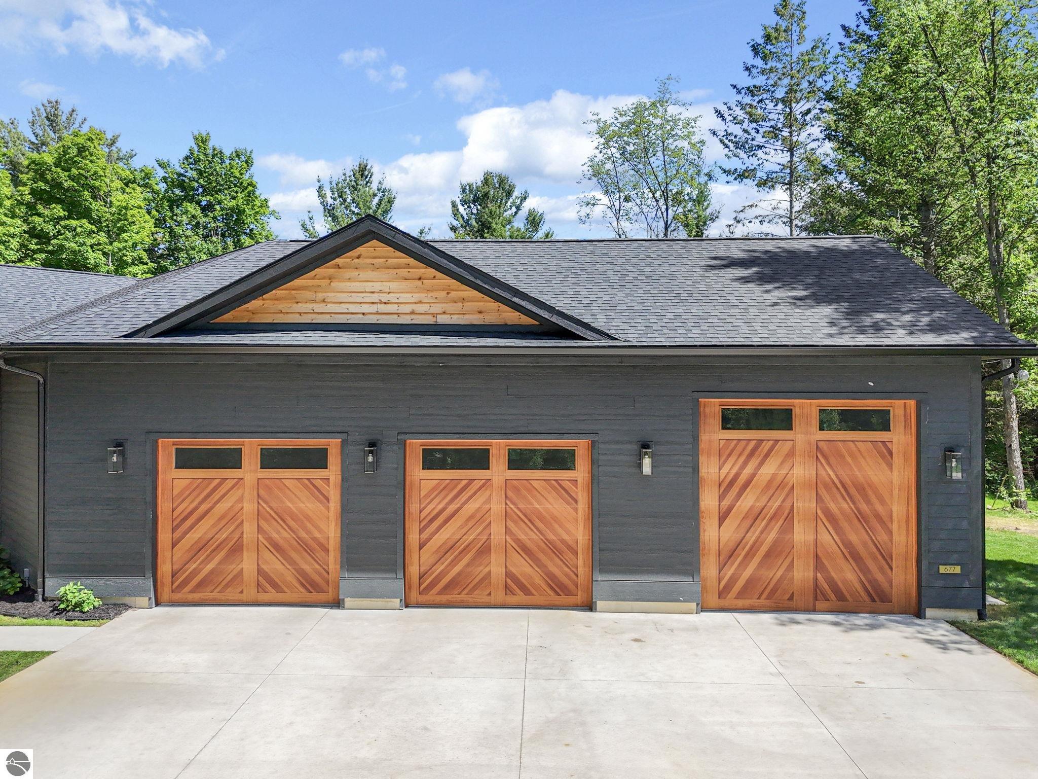 677 Blueberry Ridge
