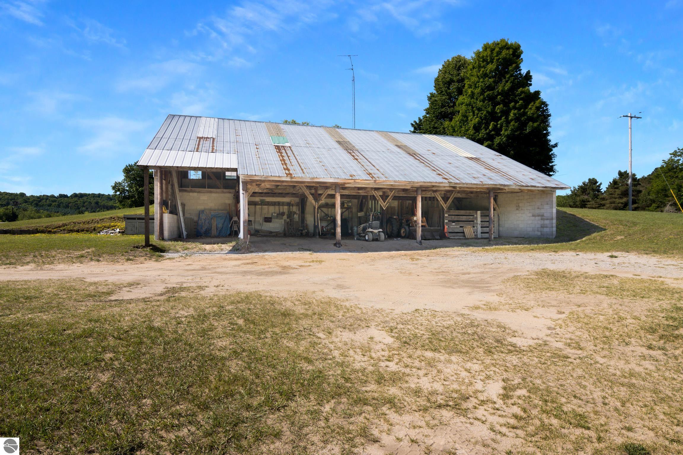 7981 S Maple City Road