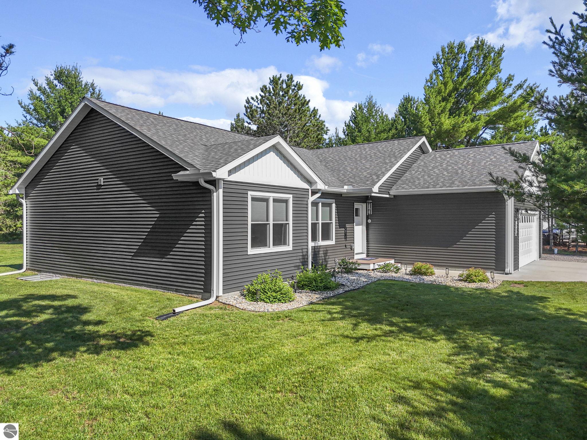 1906 Old Cabin Drive