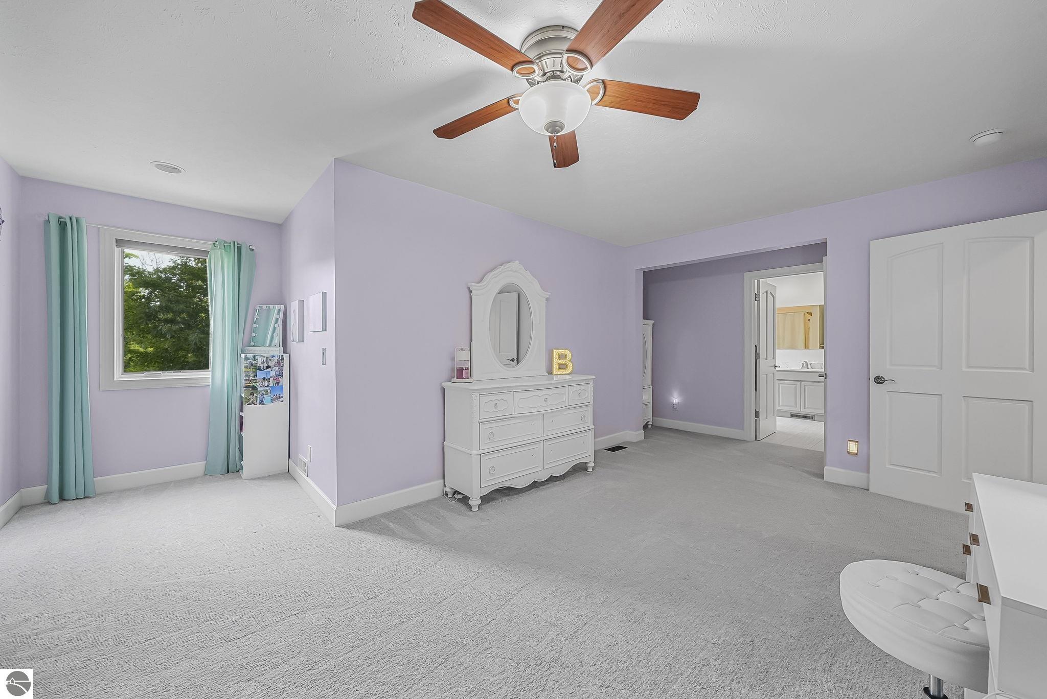 5062 Grayhawk Boulevard