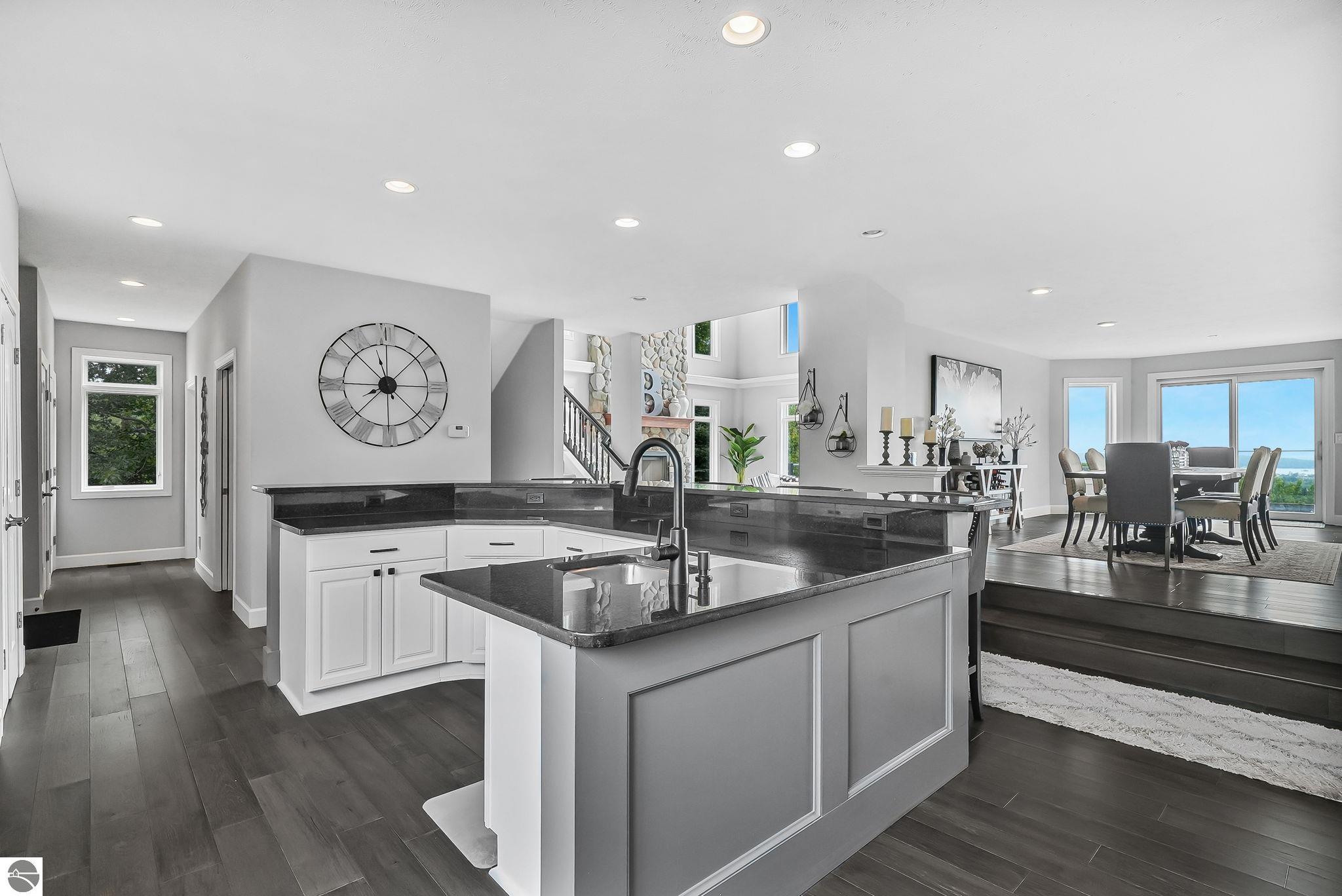 5062 Grayhawk Boulevard