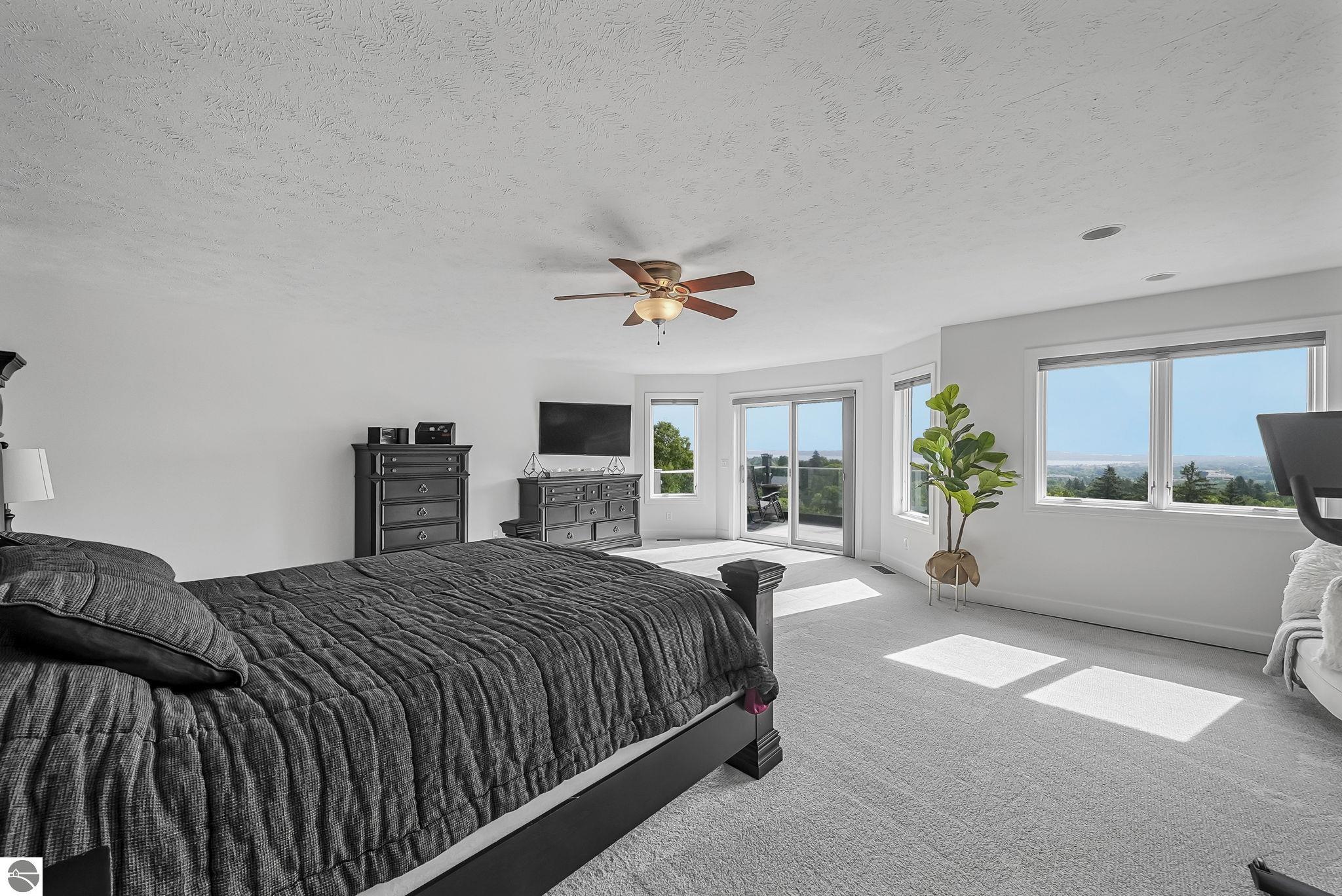 5062 Grayhawk Boulevard