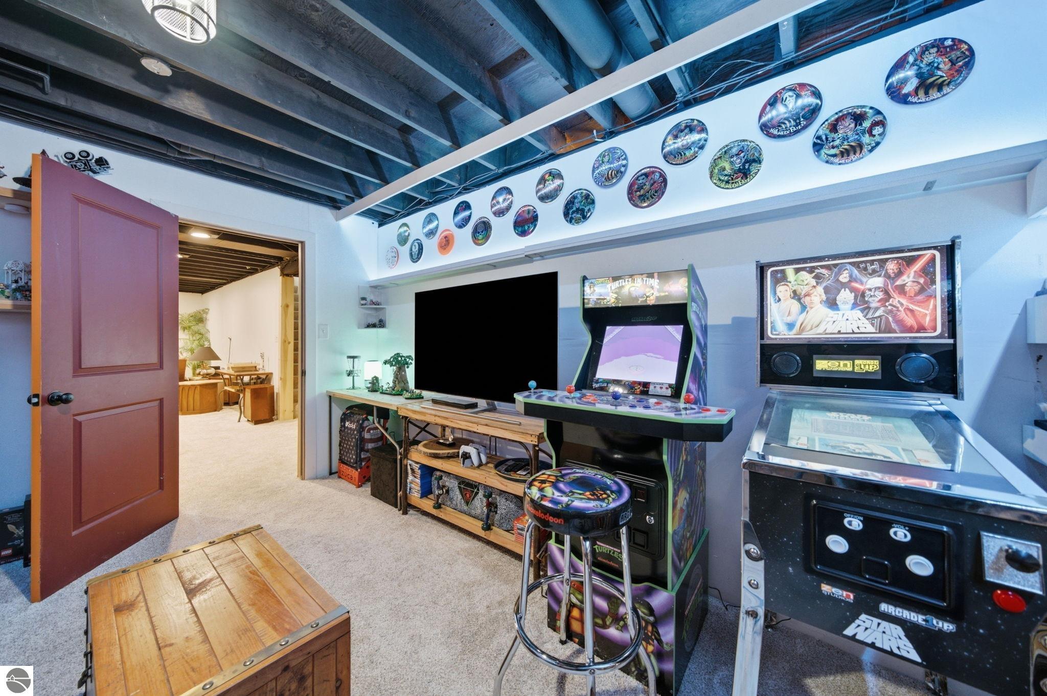 6075 Beverly Drive