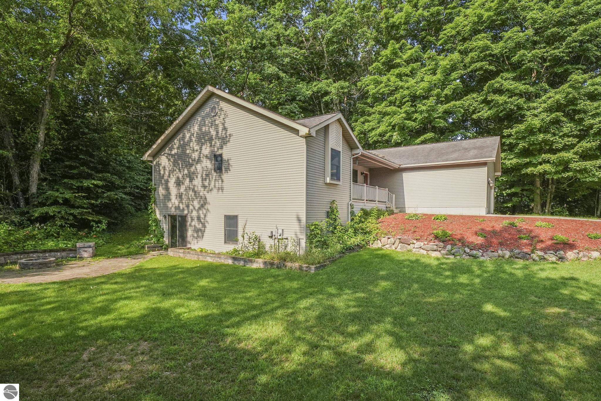 19843 Pine Woods Drive