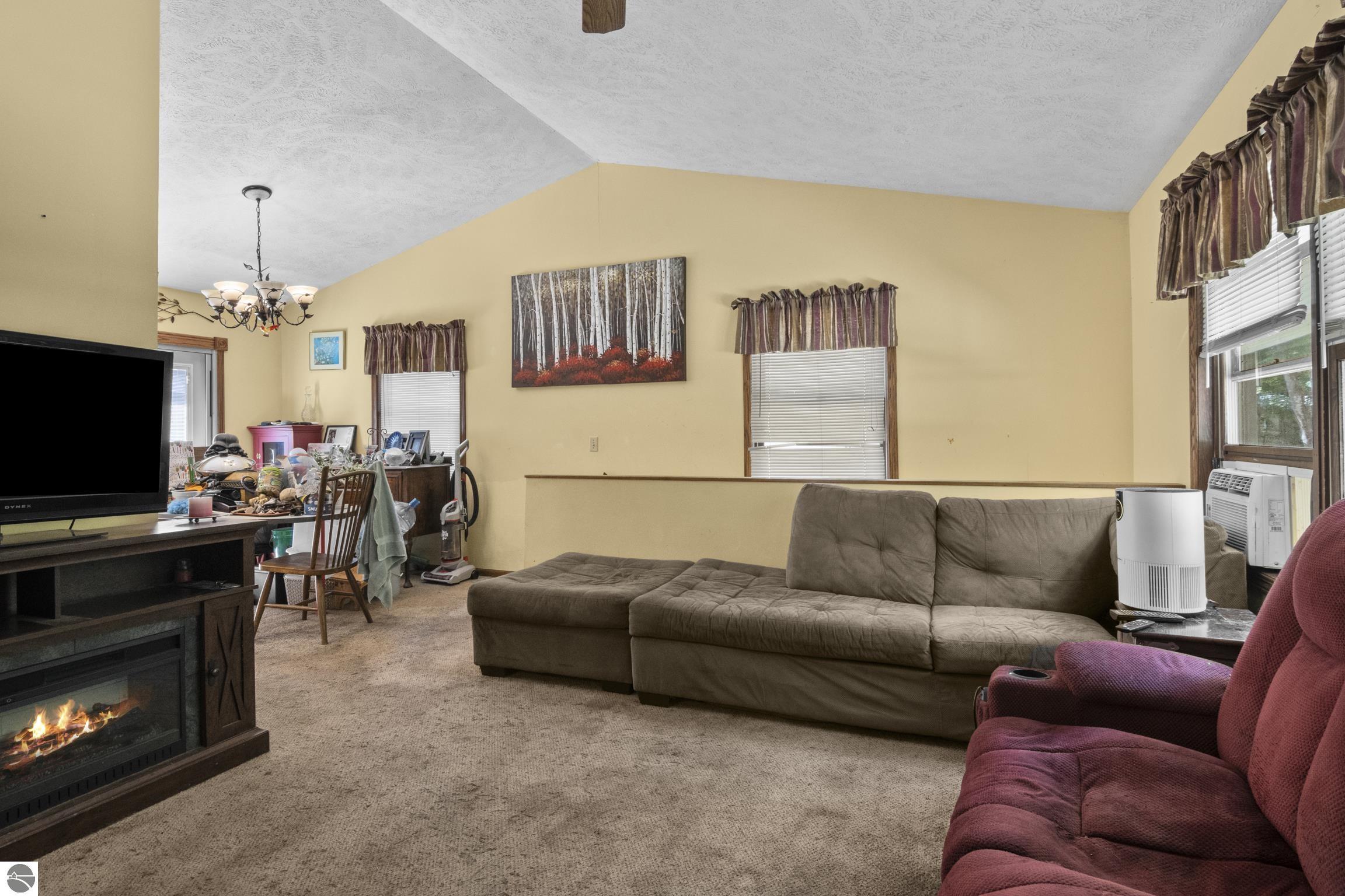 19239 Oak Hollow Drive