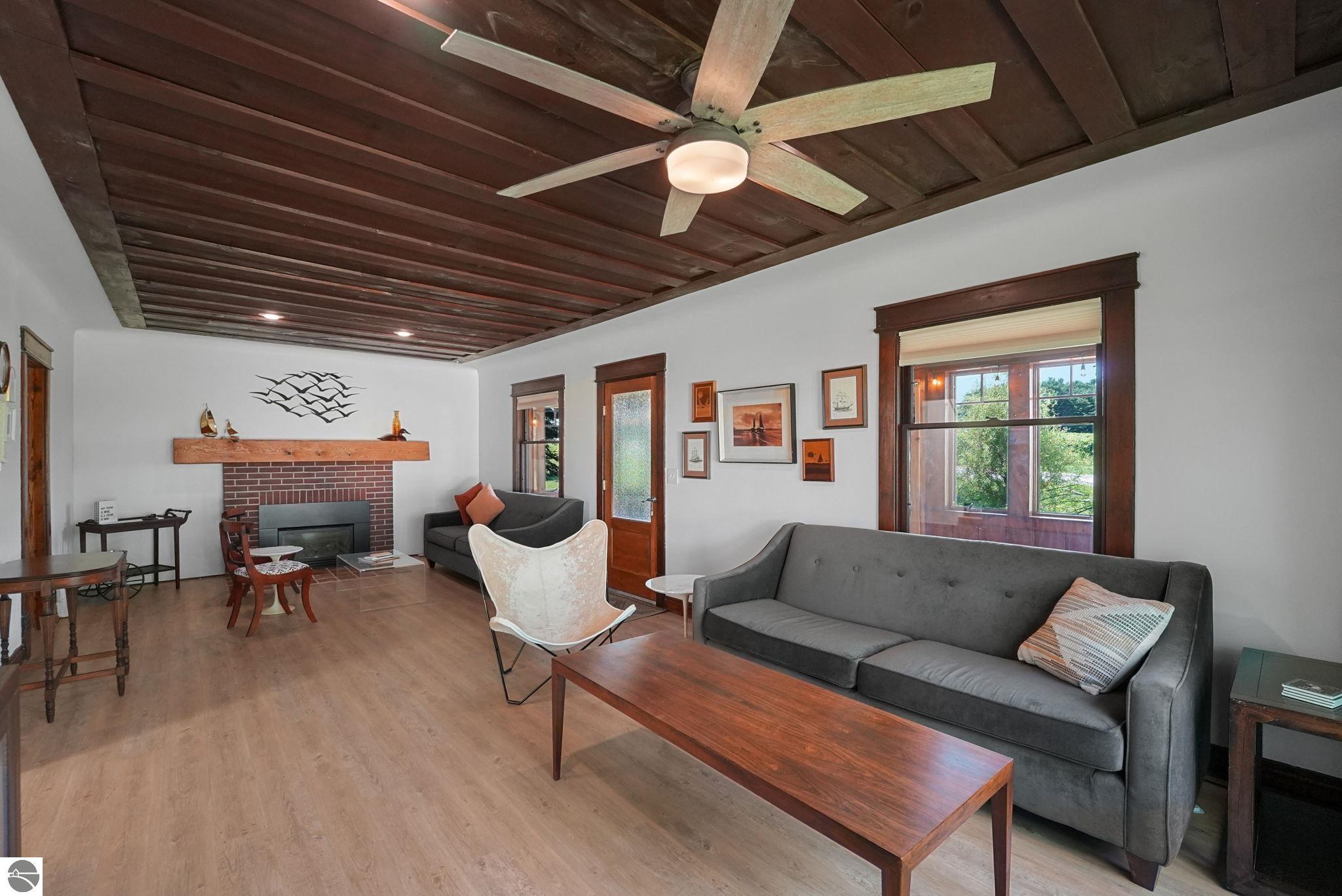 12372 Center Road