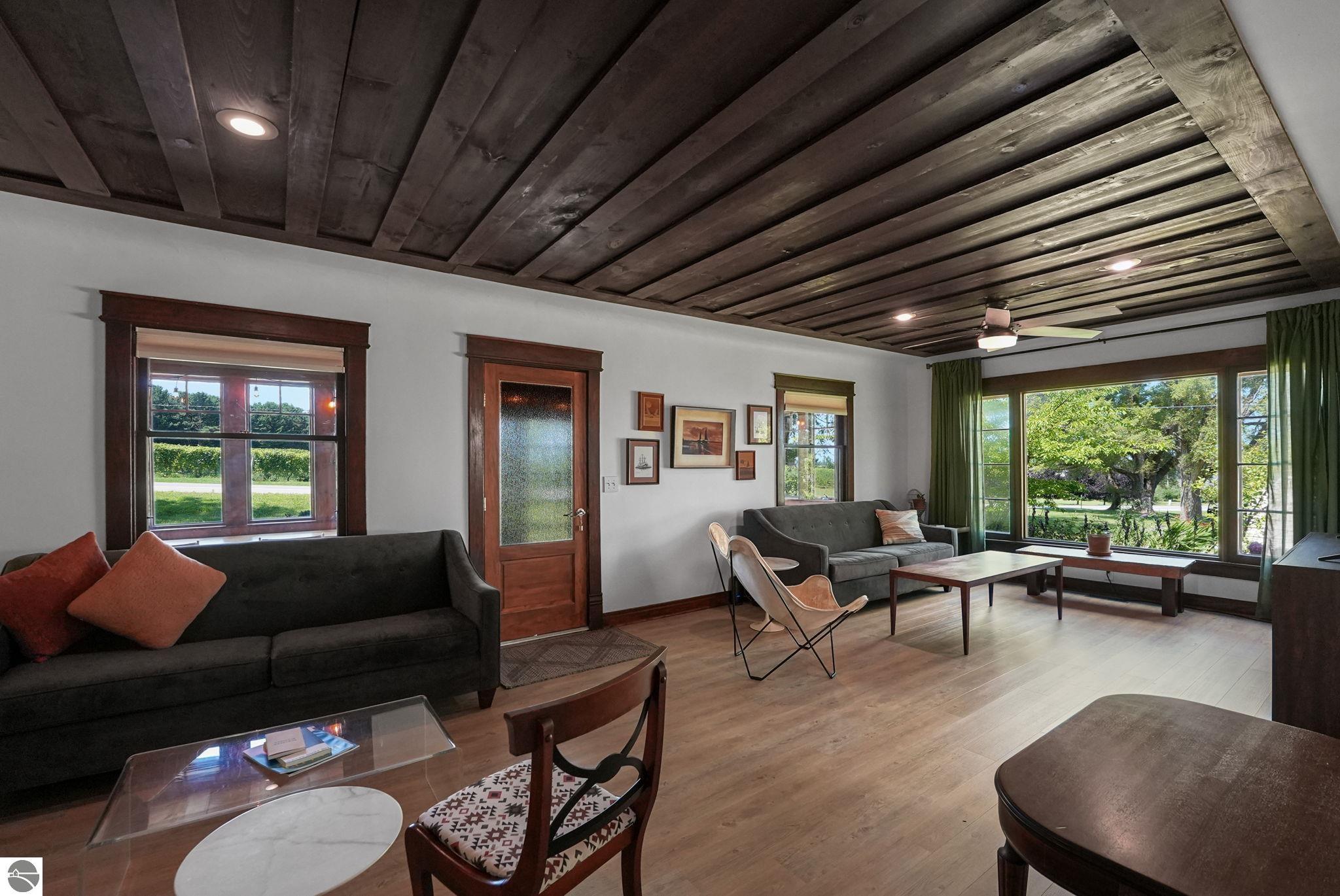 12372 Center Road