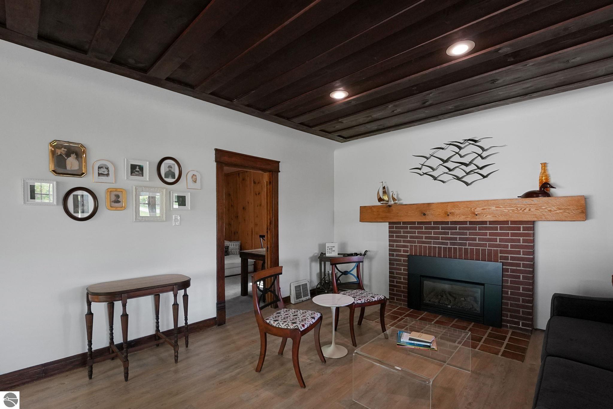 12372 Center Road